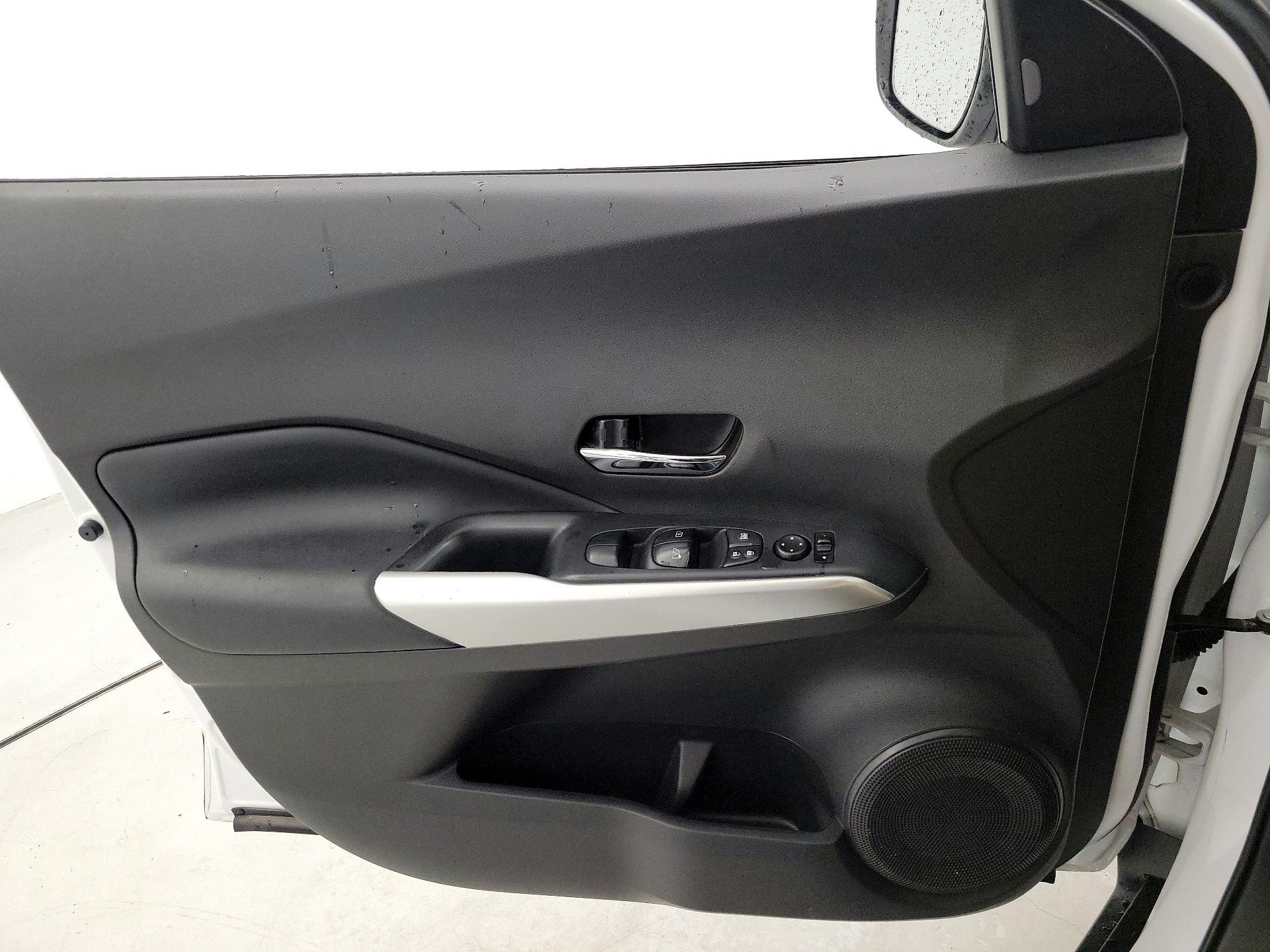 Thumbnail: 2019 Nissan Kicks - 12