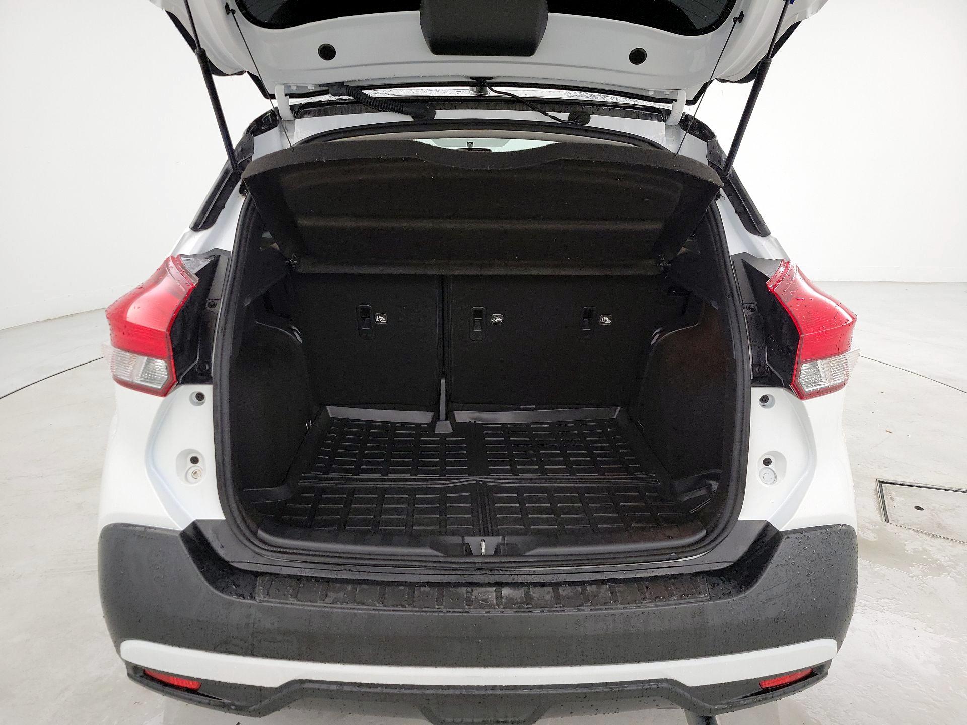 Thumbnail: 2019 Nissan Kicks - 19