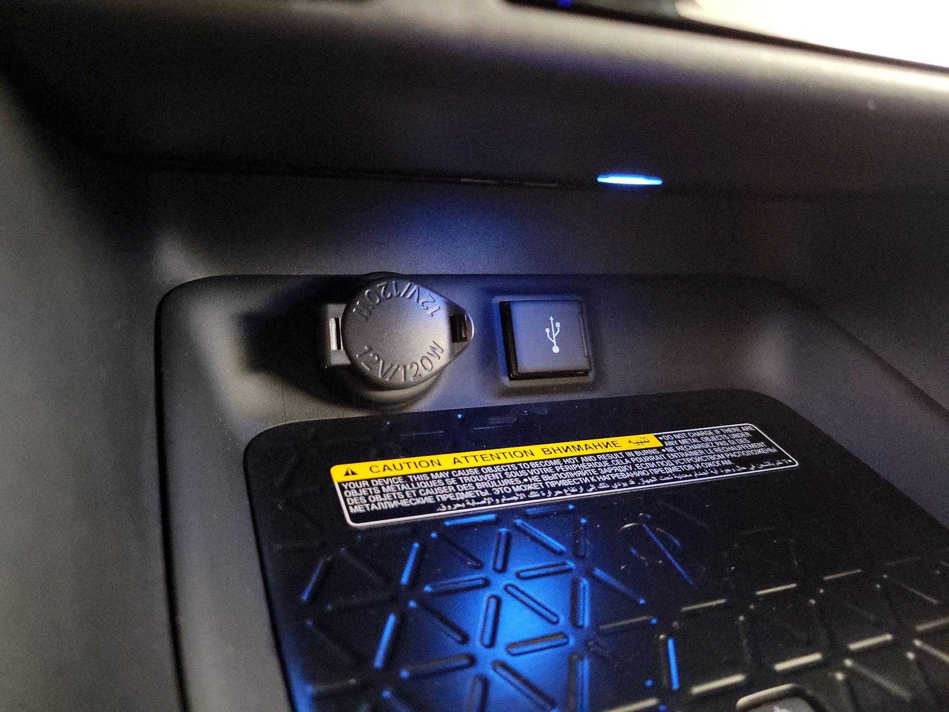 Thumbnail: 2021 Toyota RAV4 - 18