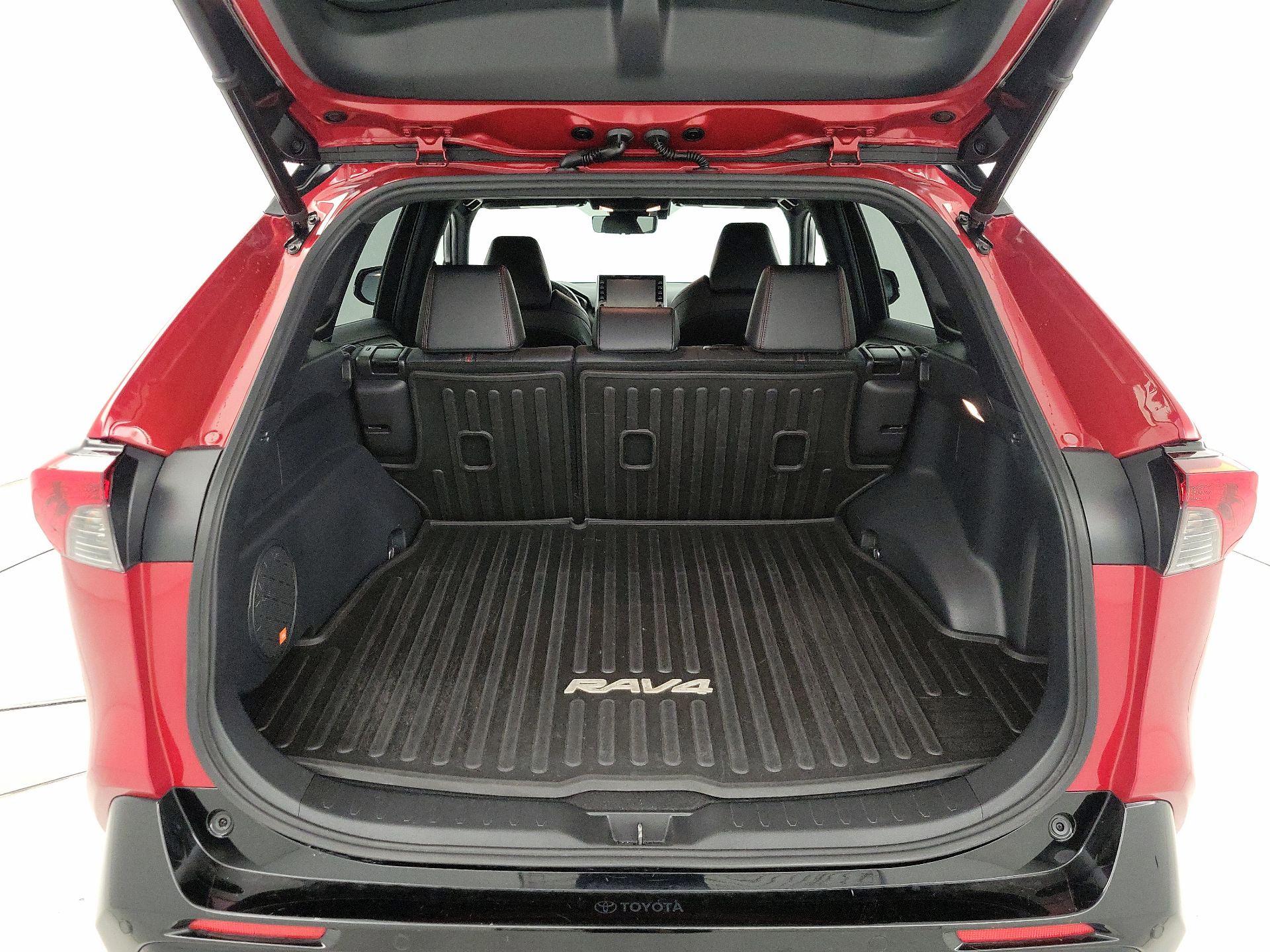 Thumbnail: 2021 Toyota RAV4 - 20