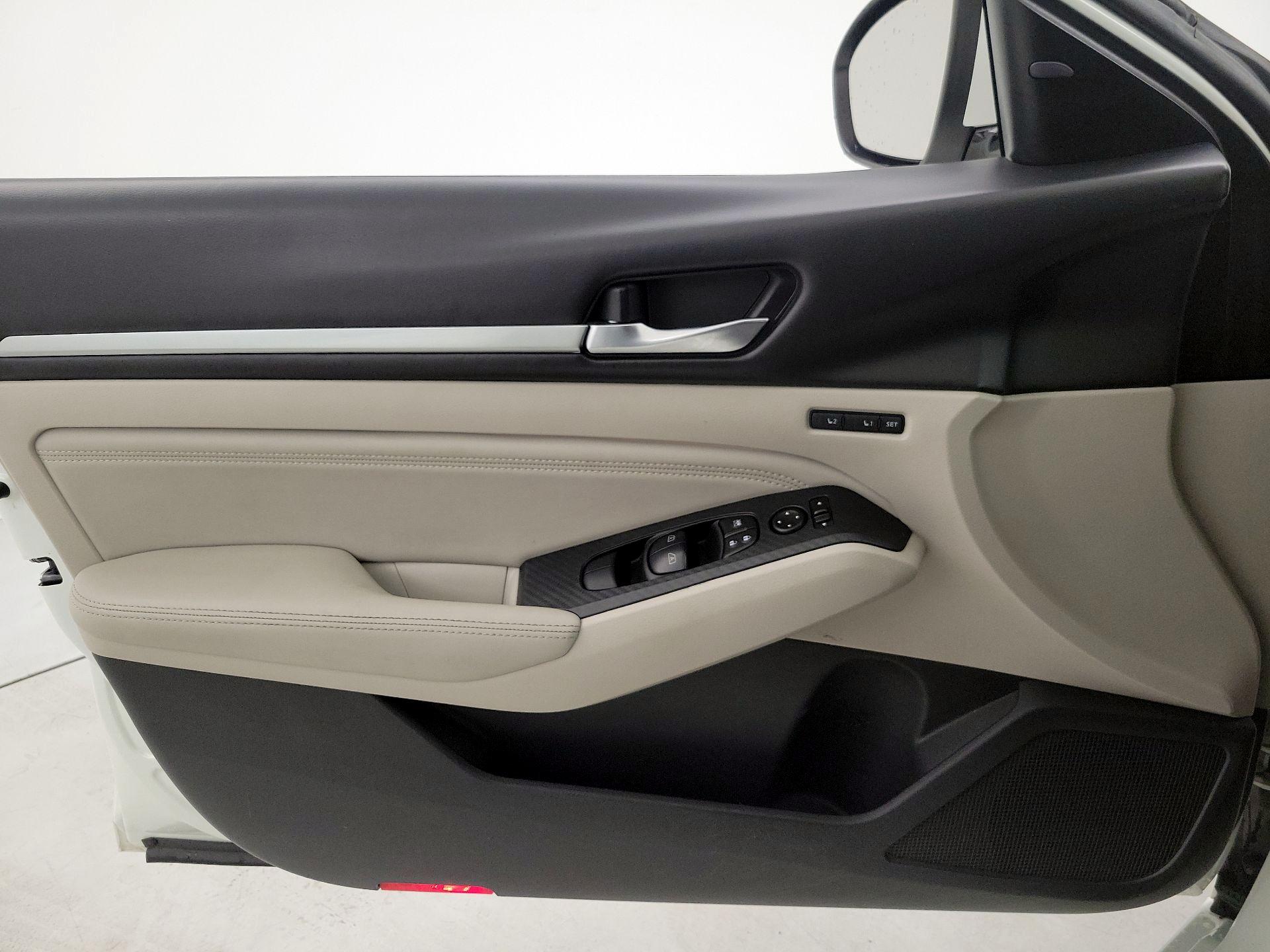 Thumbnail: 2019 Nissan Altima - 12