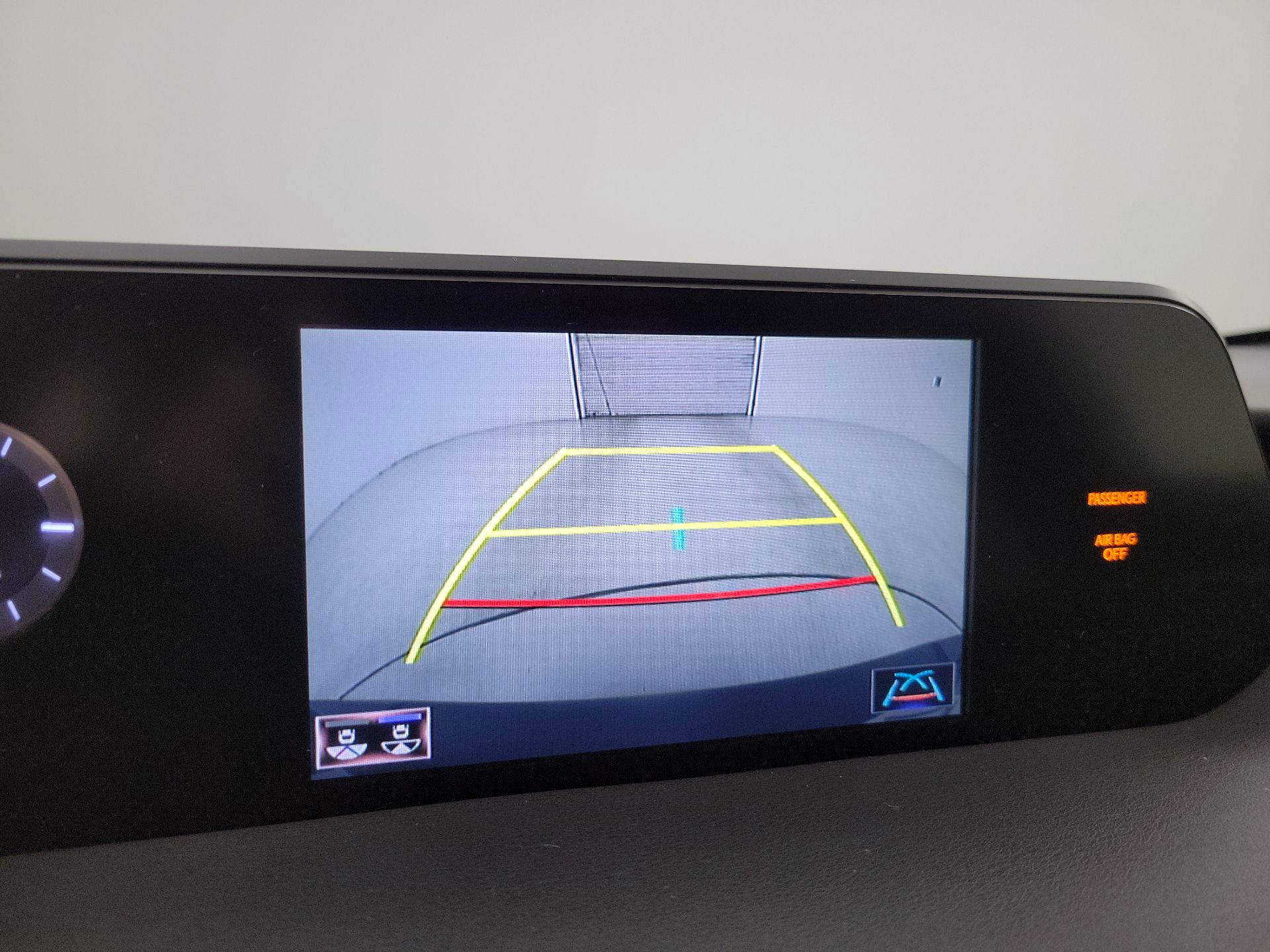 Thumbnail: 2021 Lexus UX - 14