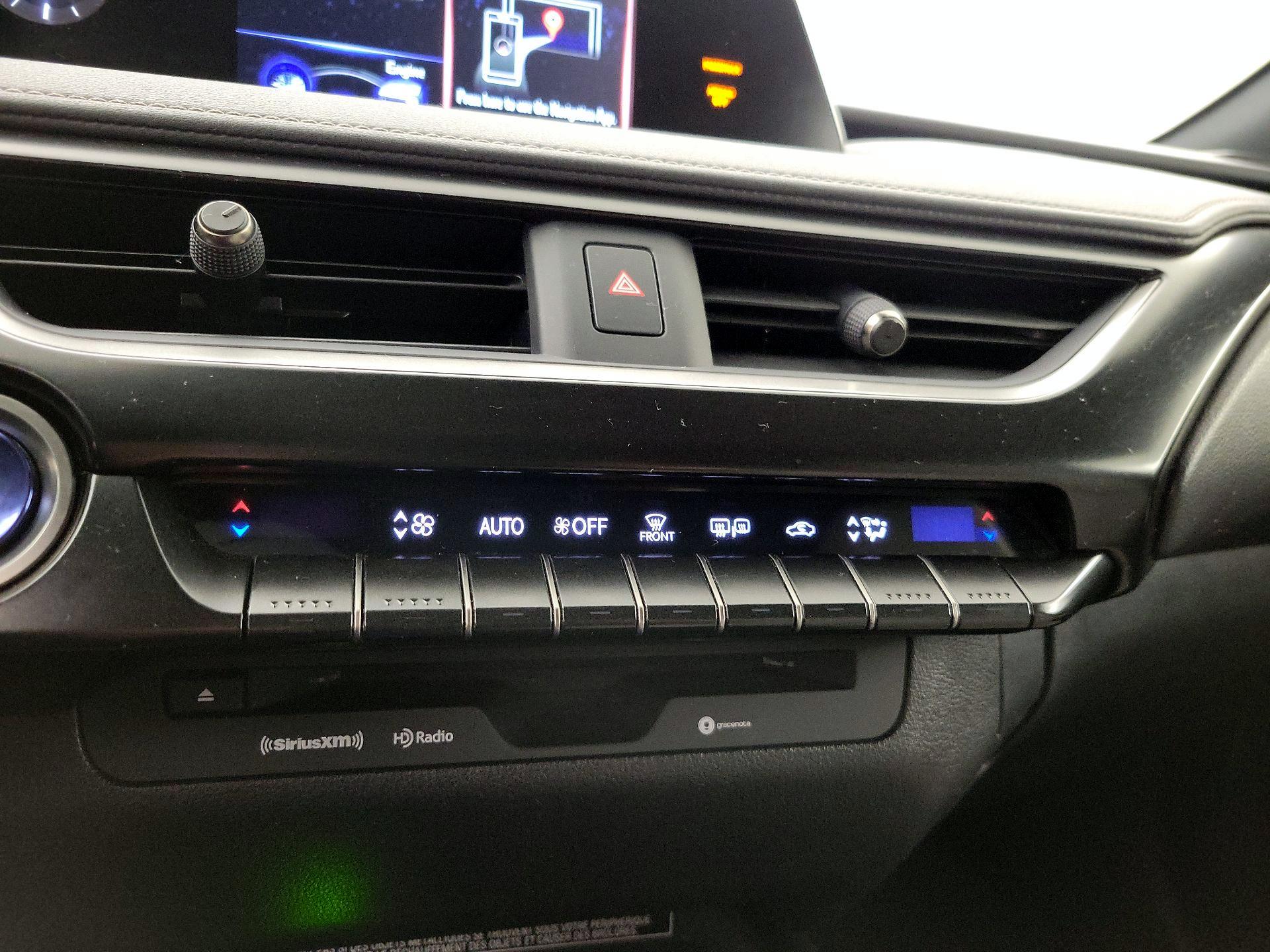 Thumbnail: 2021 Lexus UX - 16