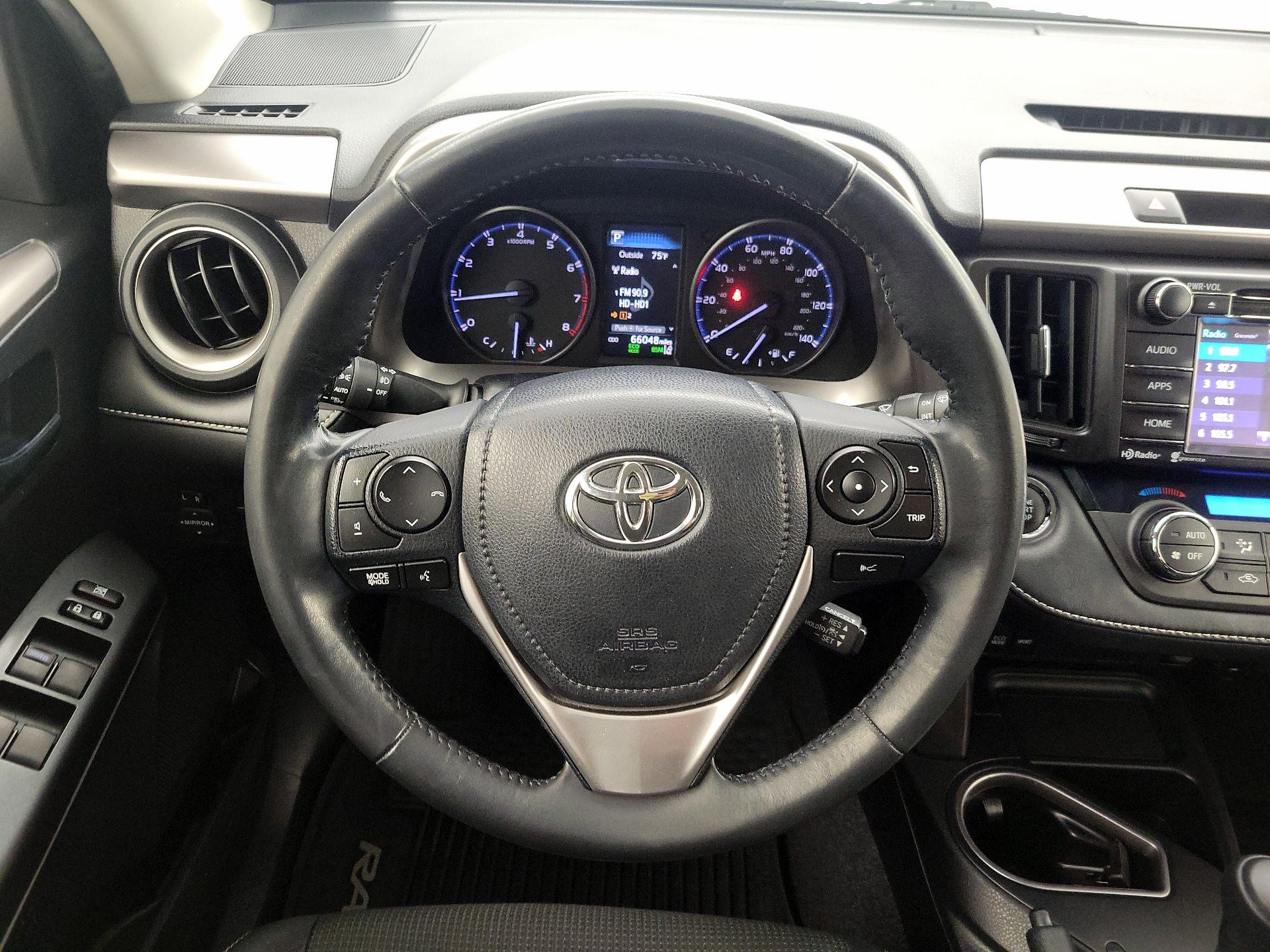 Thumbnail: 2018 Toyota RAV4 - 10