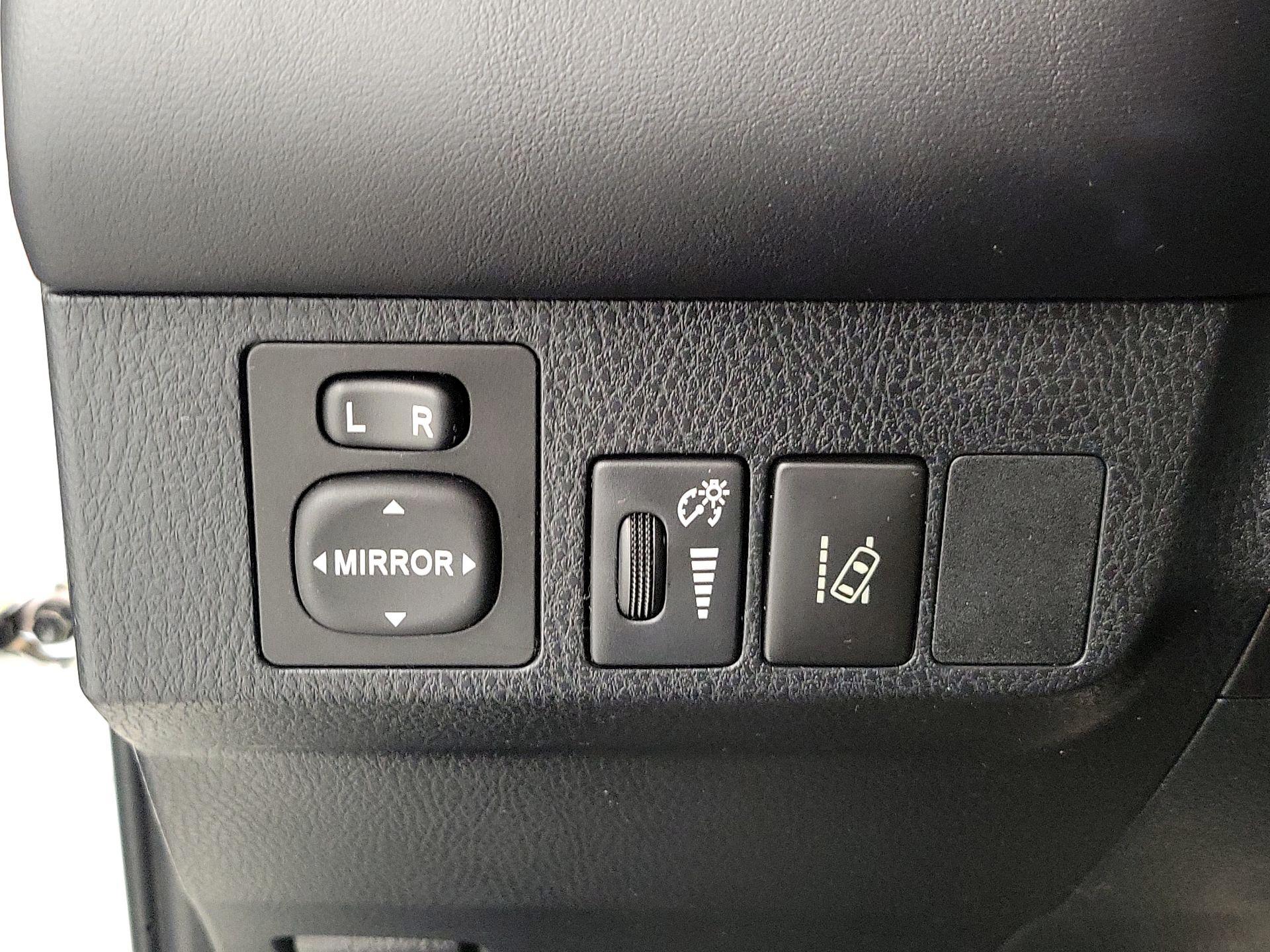 Thumbnail: 2018 Toyota RAV4 - 13