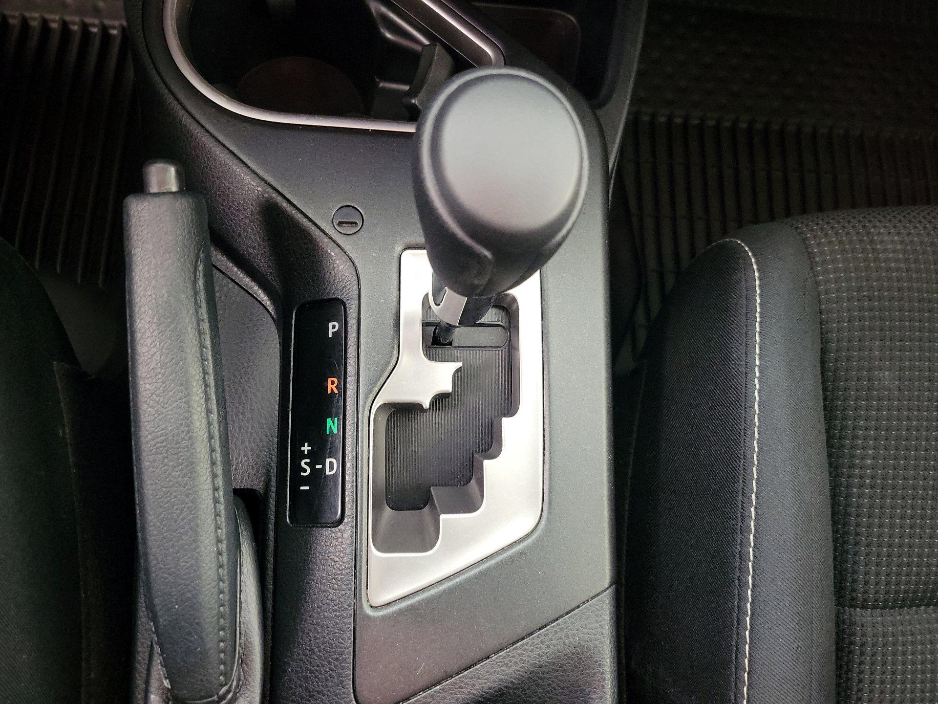 Thumbnail: 2018 Toyota RAV4 - 17