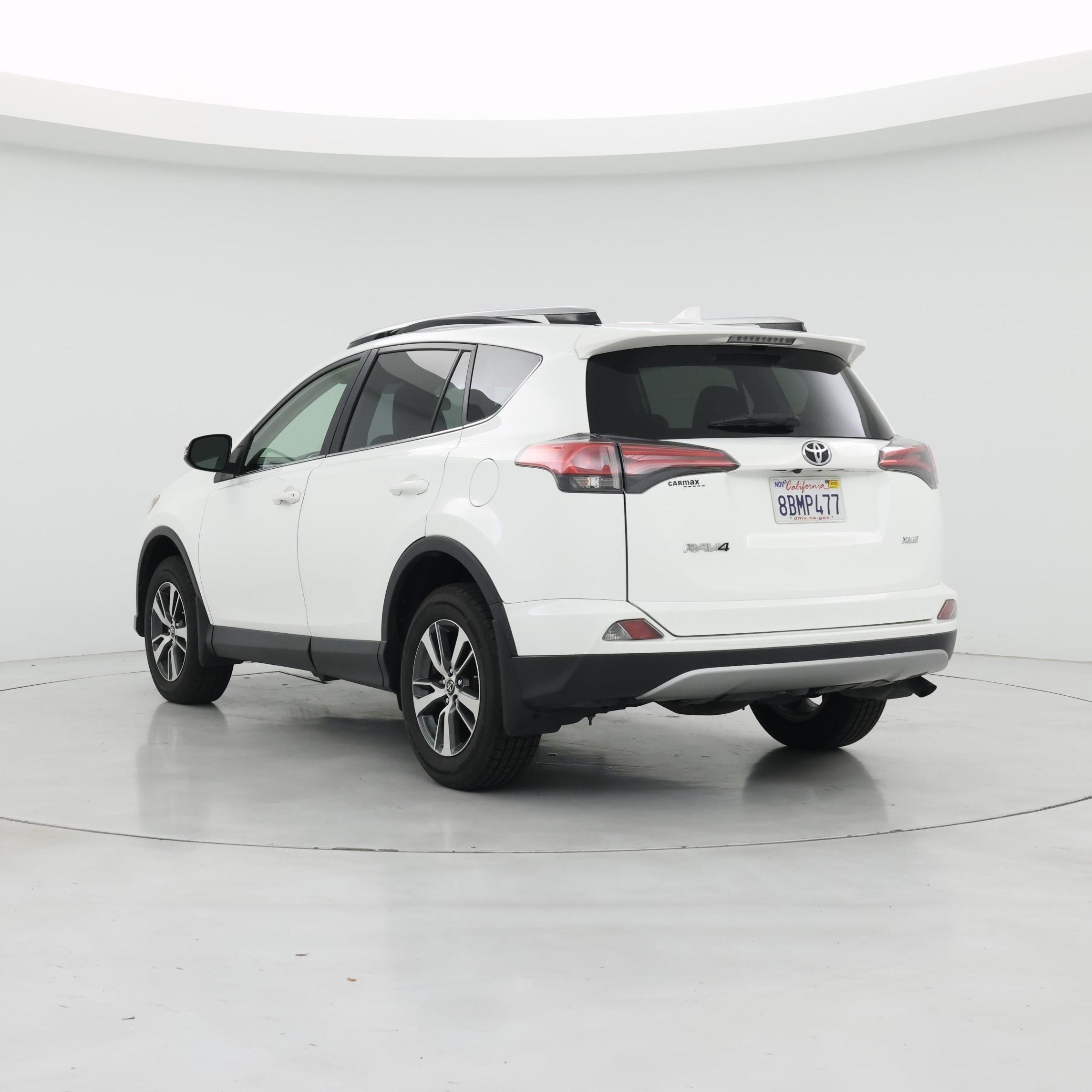 Thumbnail: 2018 Toyota RAV4 - 2