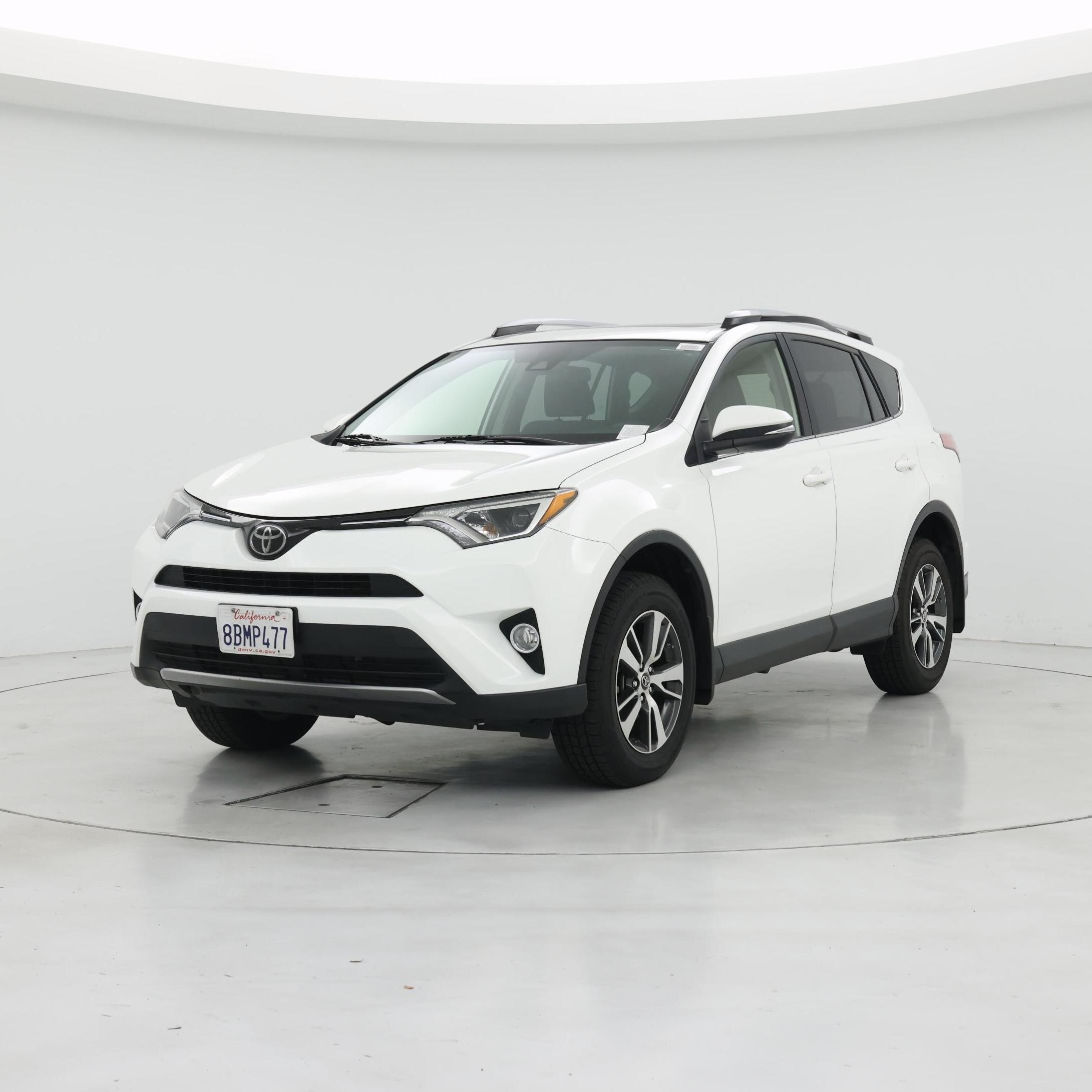 Thumbnail: 2018 Toyota RAV4 - 4