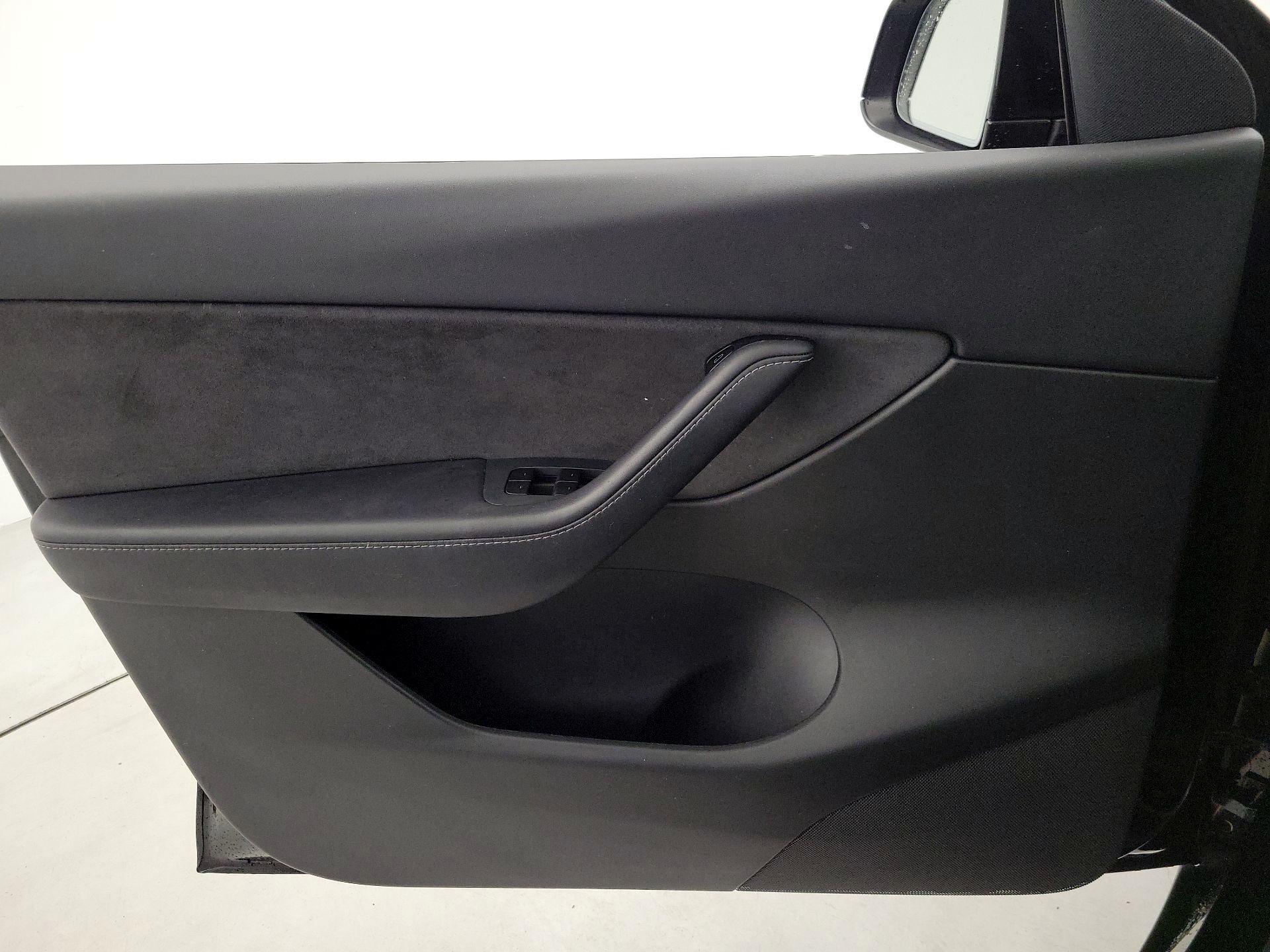 Thumbnail: 2021 Tesla Model Y - 12