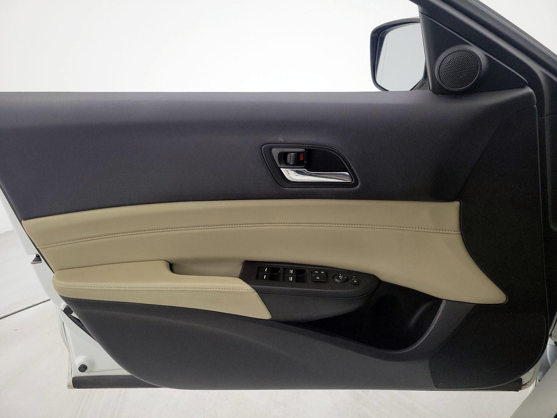 Thumbnail: 2017 Acura ILX - 12