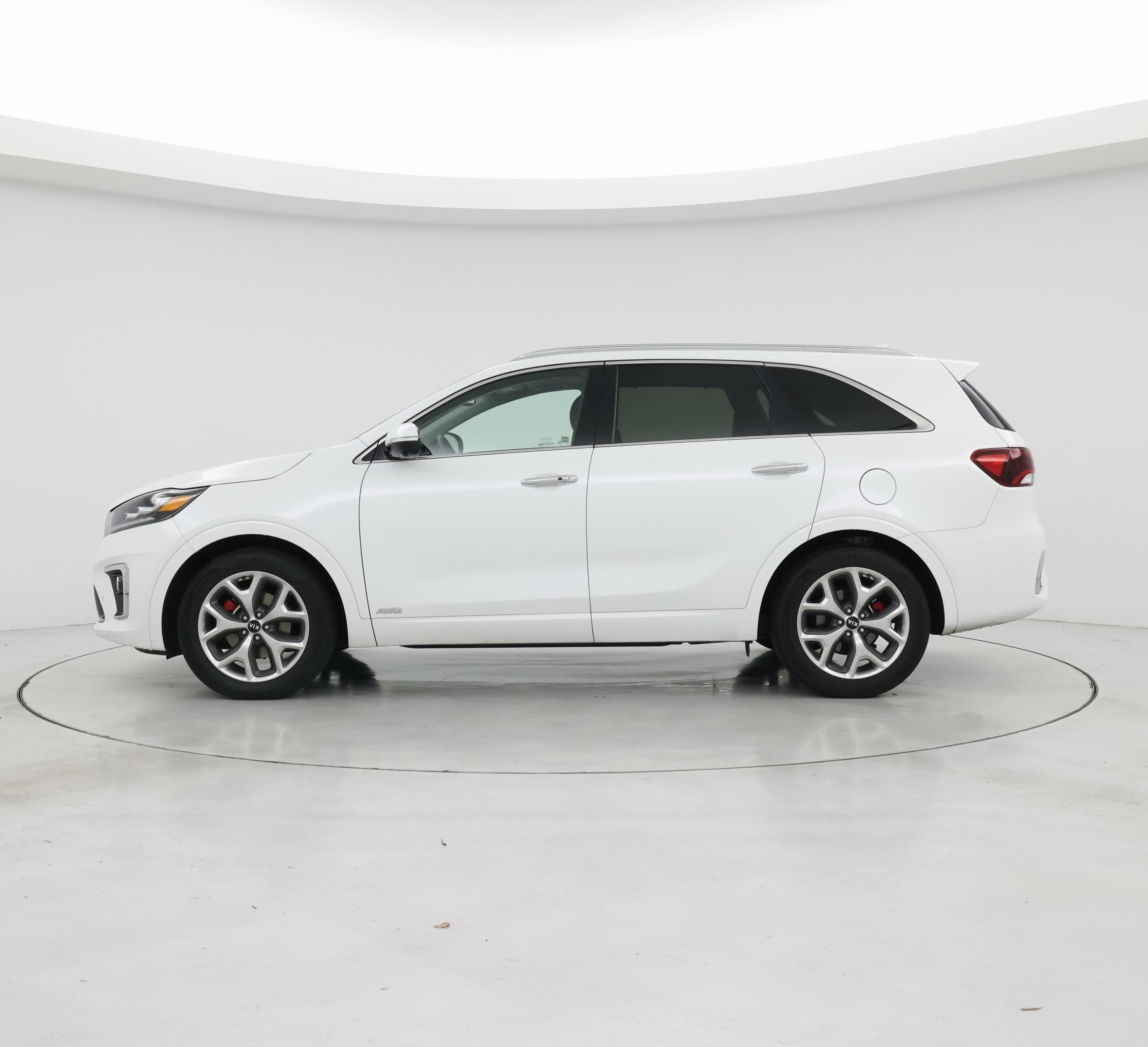 Thumbnail: 2019 Kia Sorento - 3