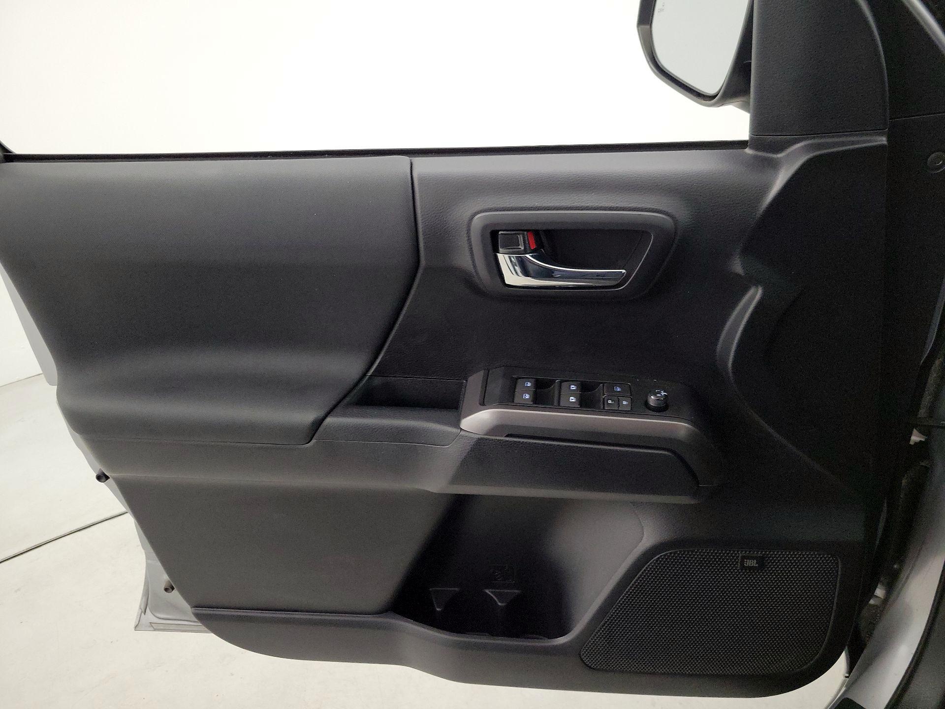 Thumbnail: 2021 Toyota Tacoma - 12