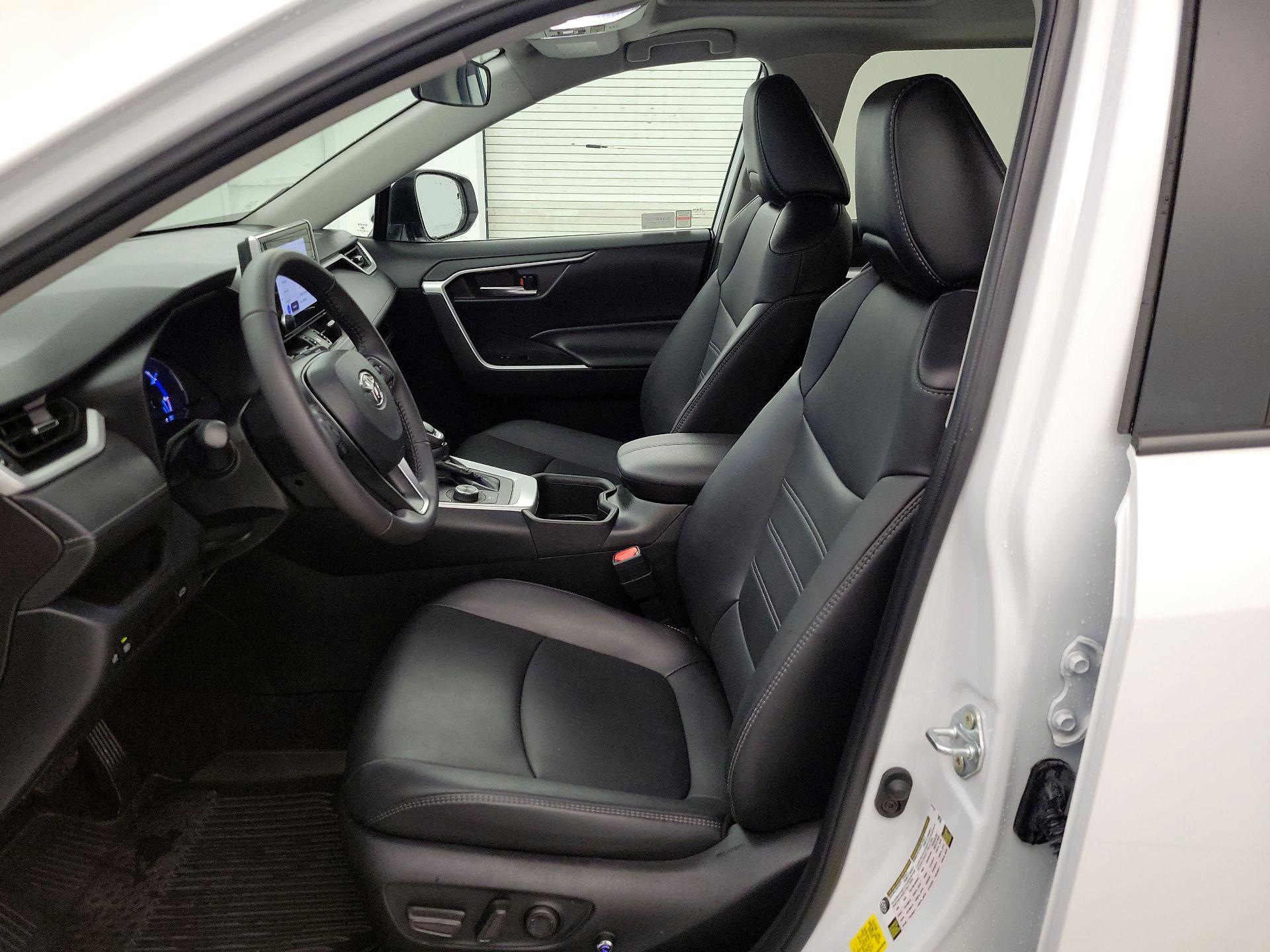 Thumbnail: 2024 Toyota RAV4 - 11