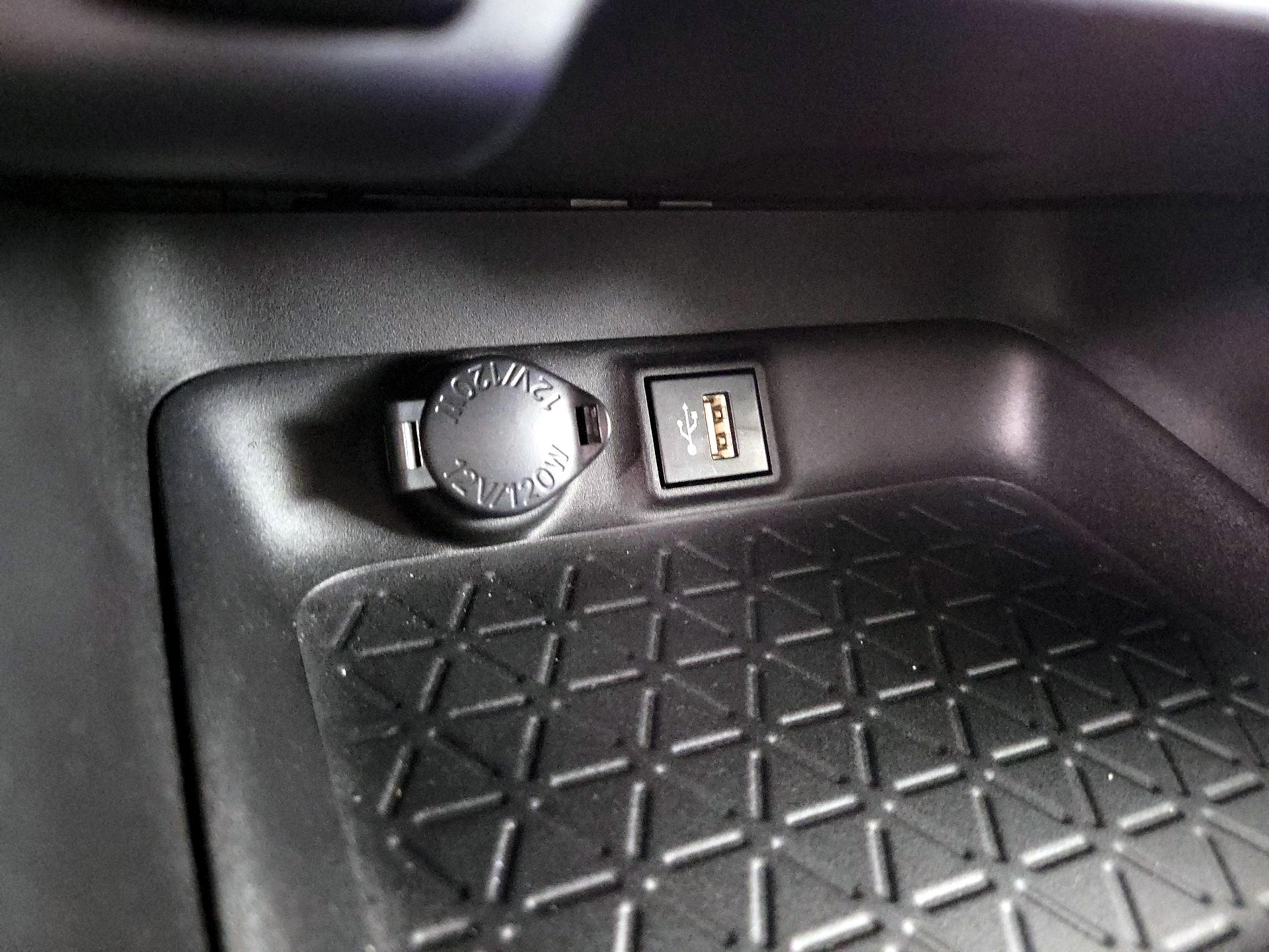 Thumbnail: 2024 Toyota RAV4 - 18