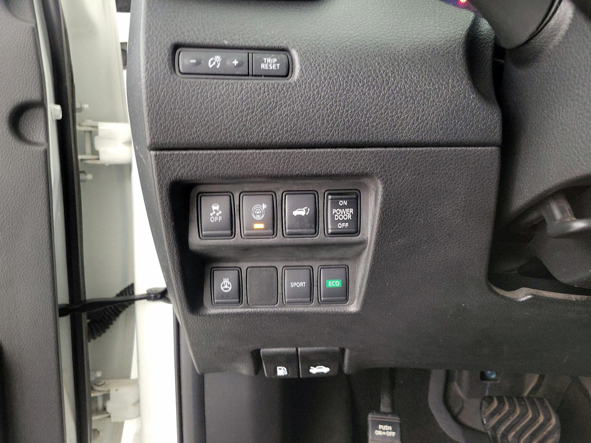 Thumbnail: 2017 Nissan Rogue - 13