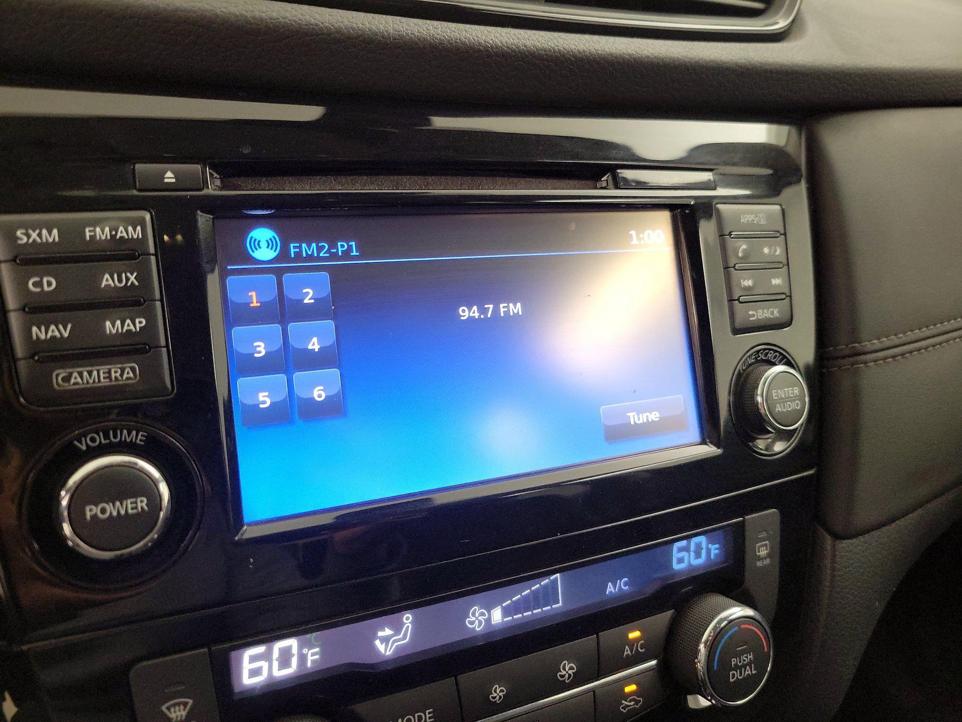 Thumbnail: 2017 Nissan Rogue - 16