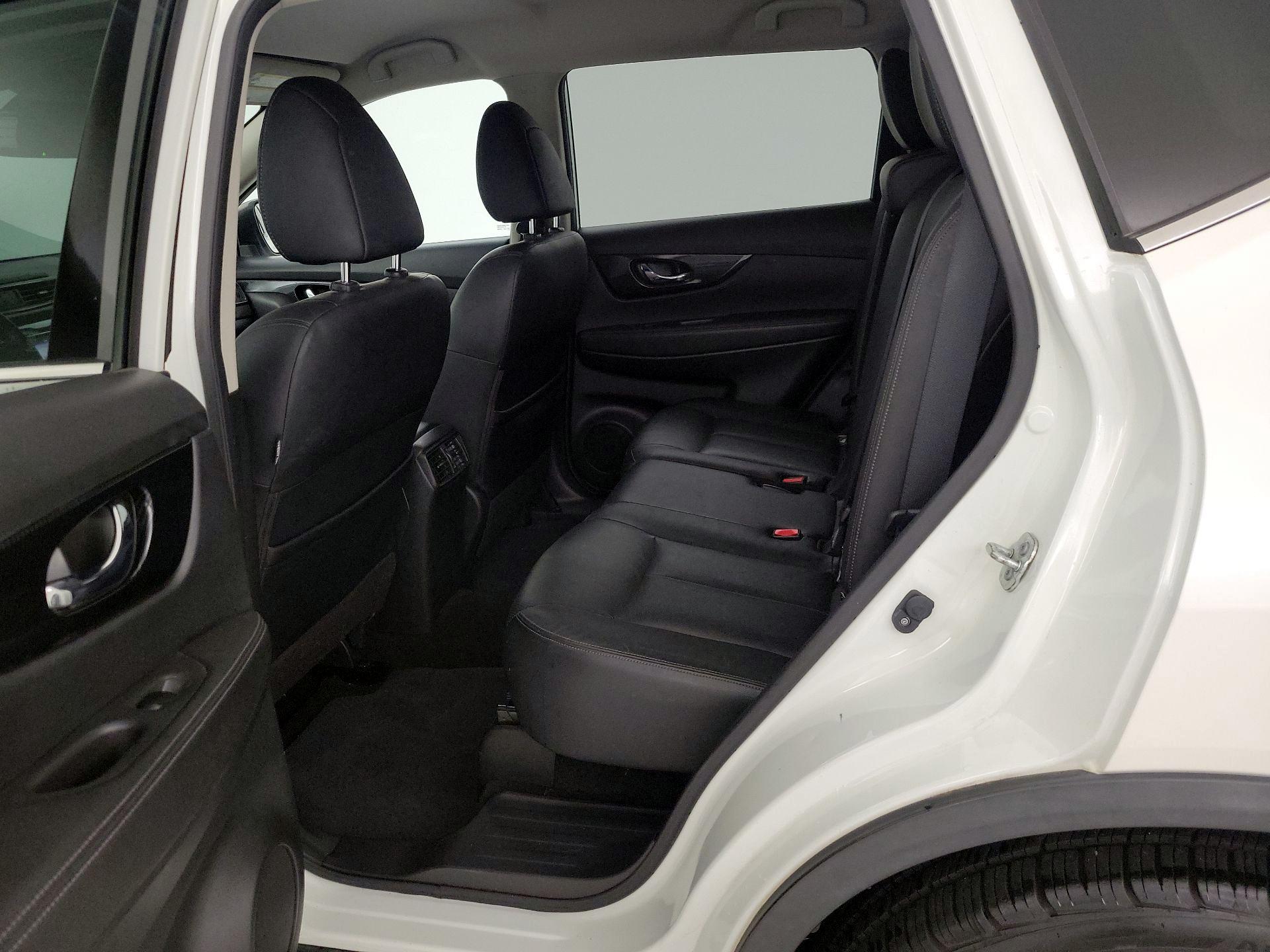 Thumbnail: 2017 Nissan Rogue - 20