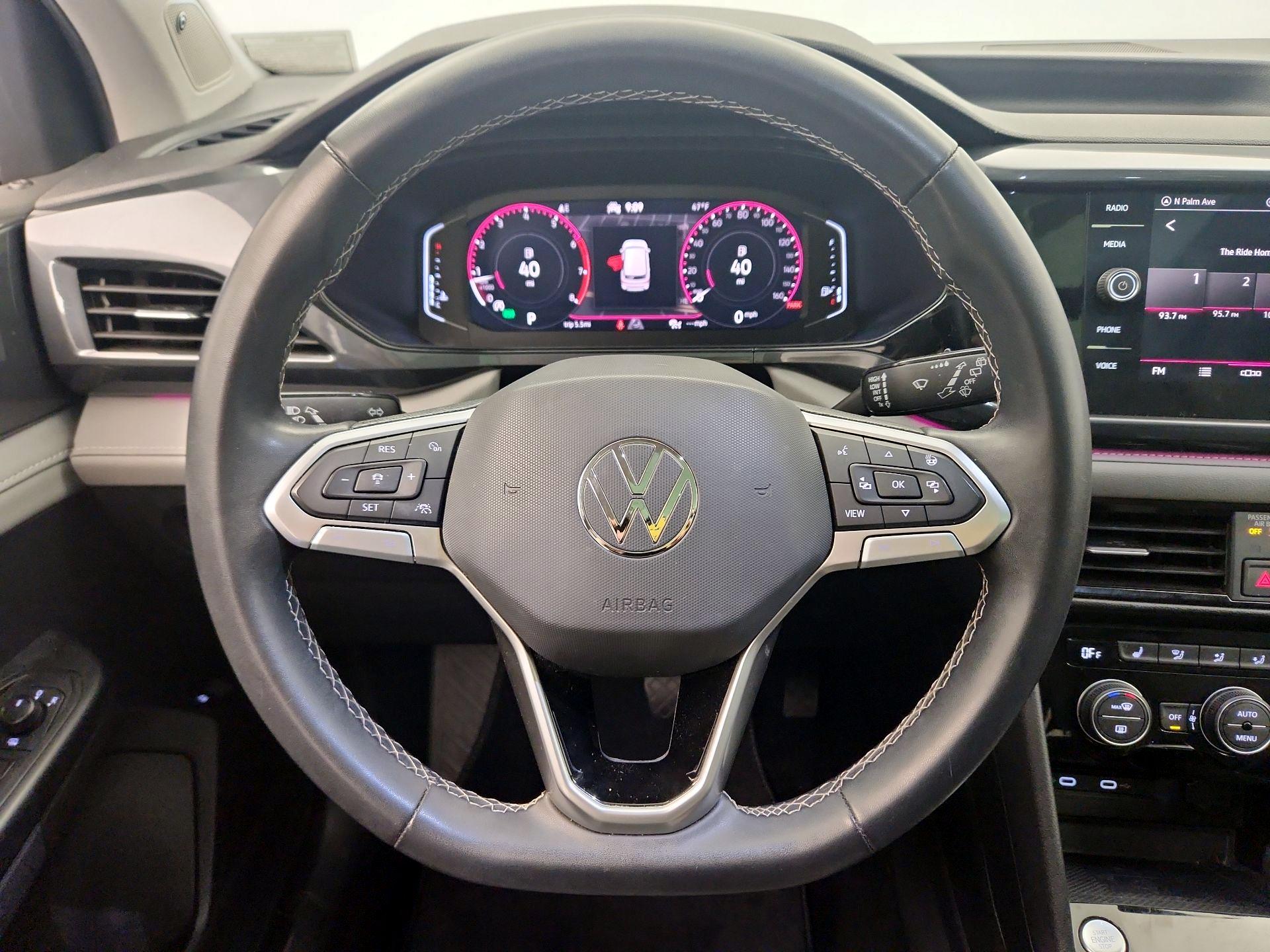 Thumbnail: 2022 Volkswagen Taos - 10