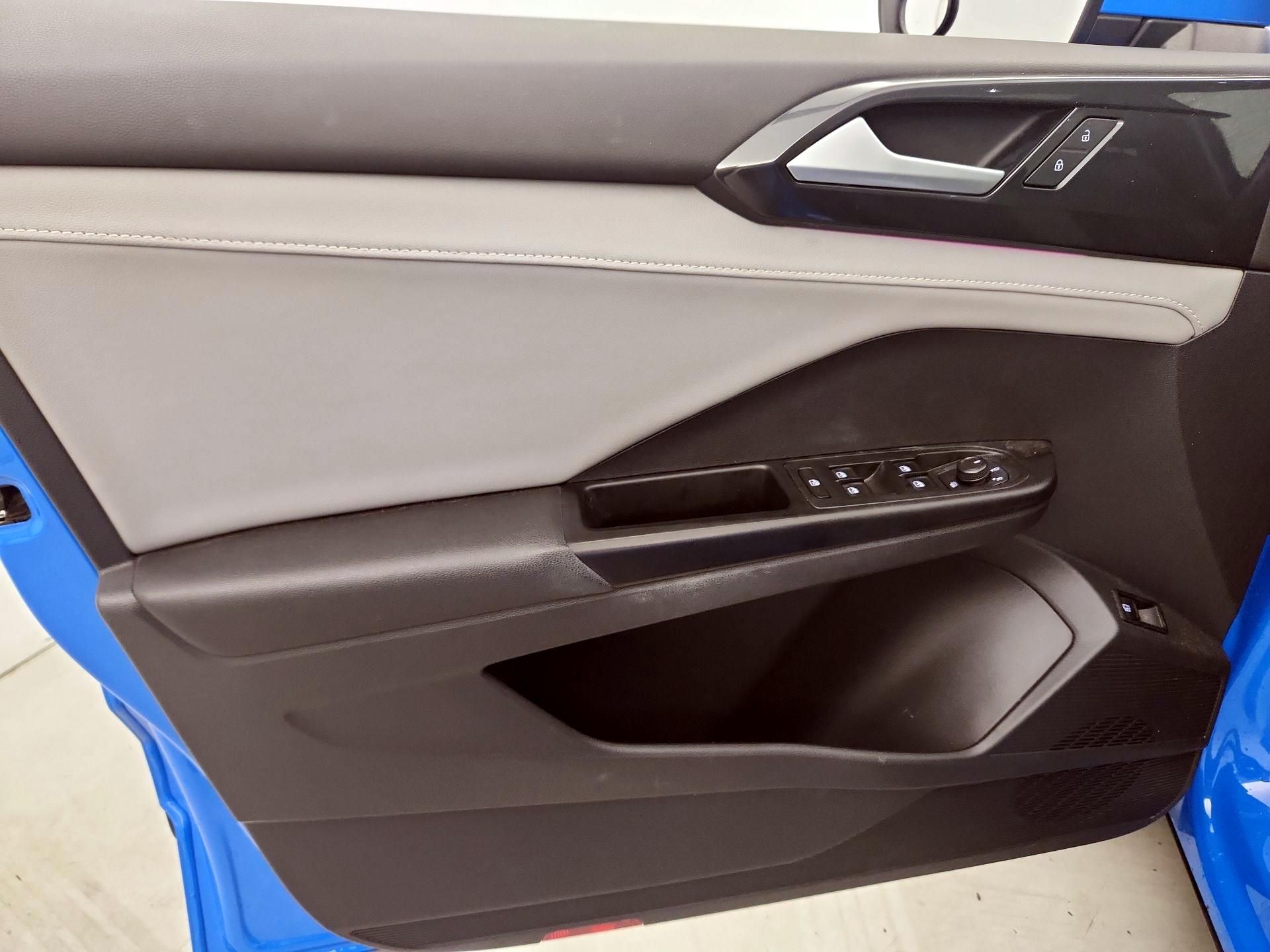 Thumbnail: 2022 Volkswagen Taos - 12