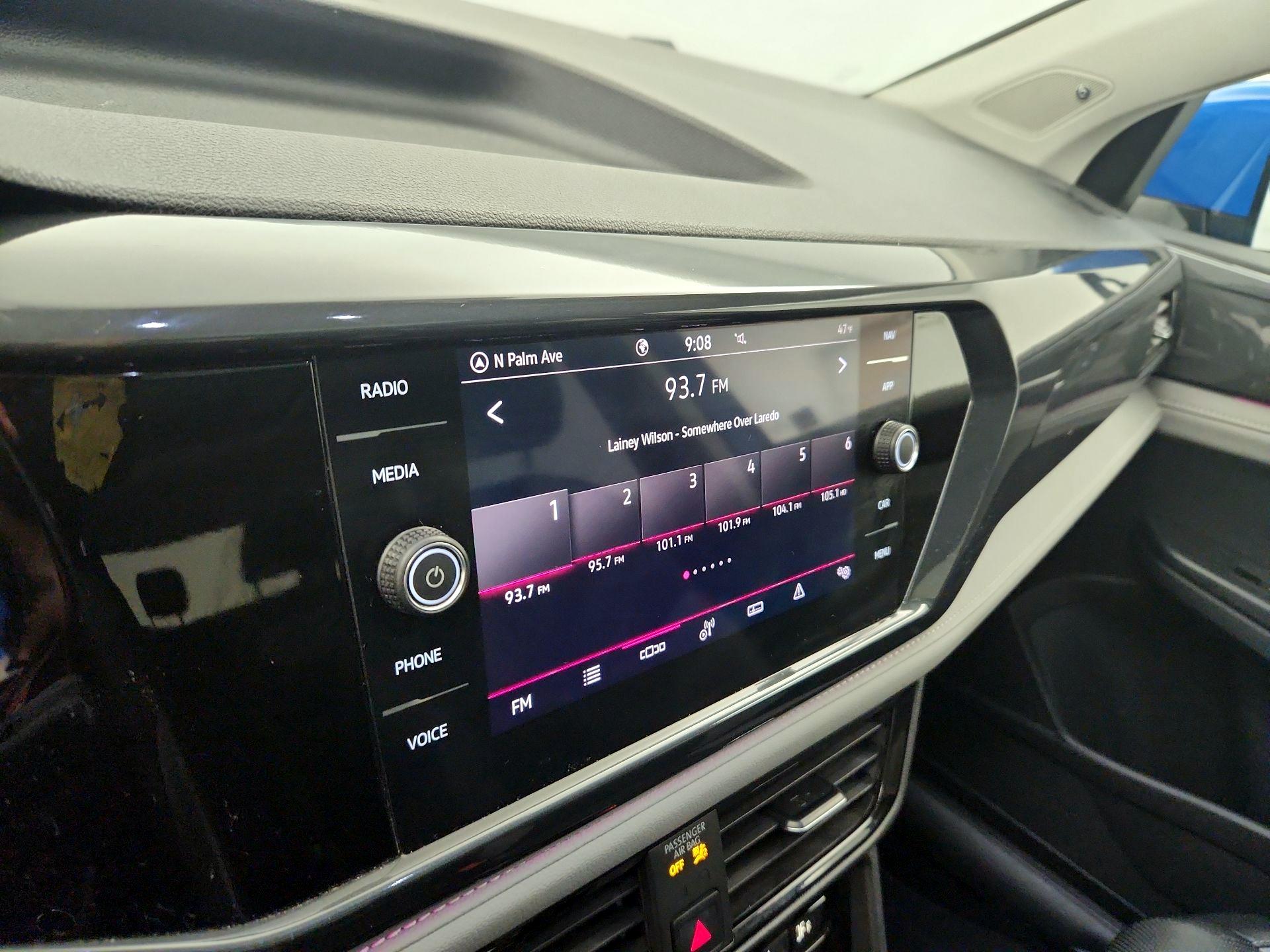 Thumbnail: 2022 Volkswagen Taos - 15