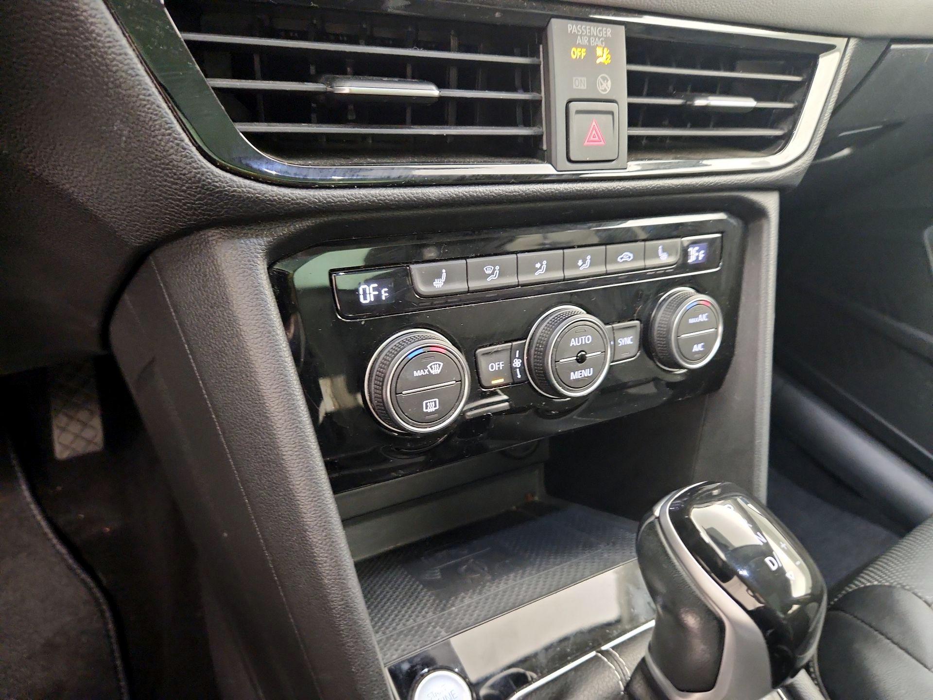 Thumbnail: 2022 Volkswagen Taos - 16