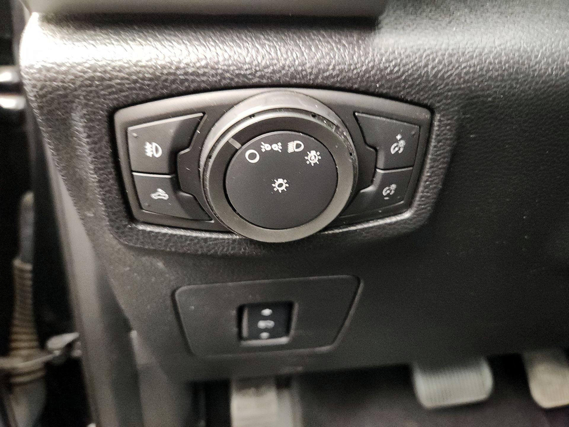 Thumbnail: 2015 Ford F-150 - 13