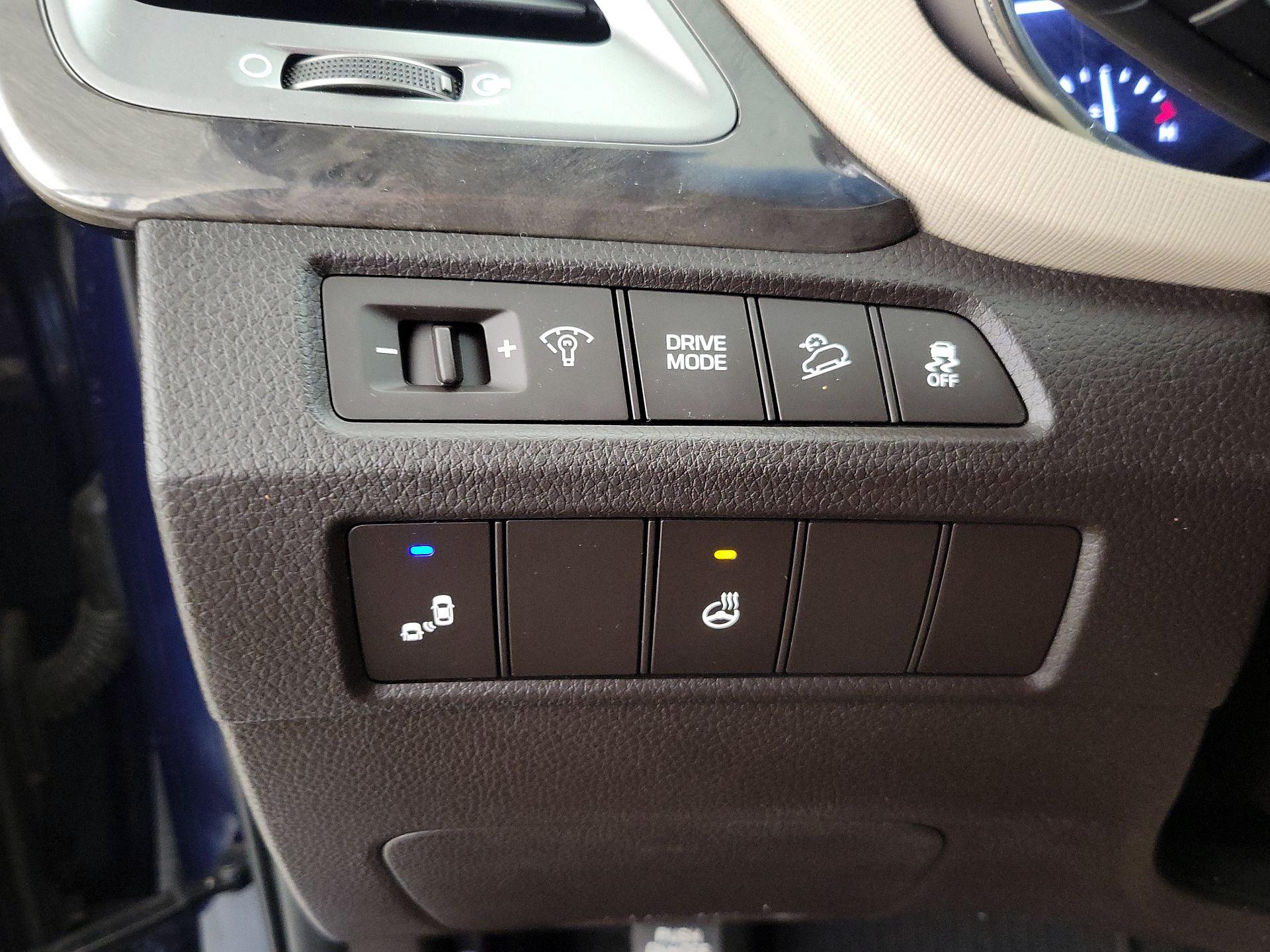 Thumbnail: 2017 Hyundai Santa Fe - 13