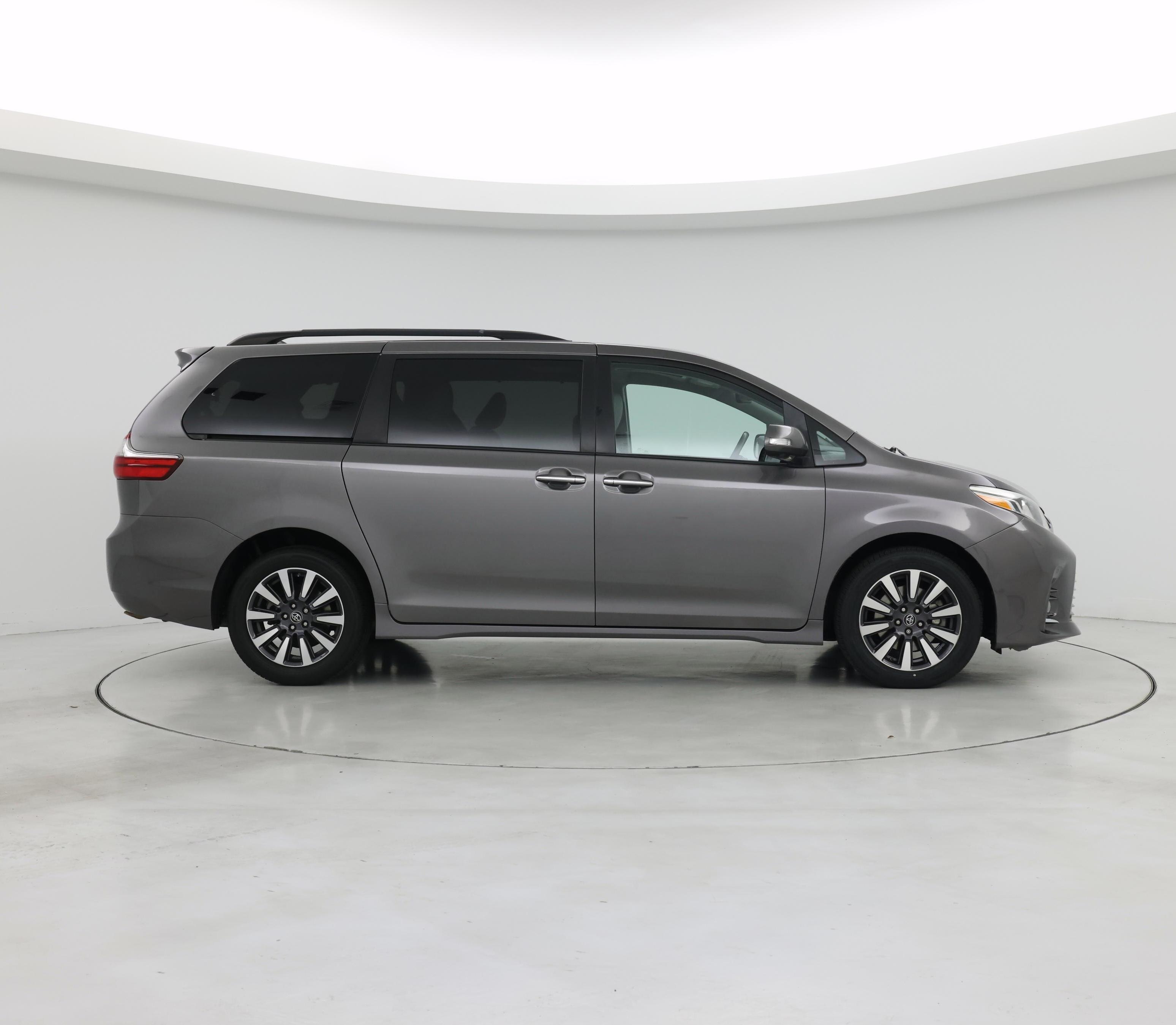 Thumbnail: 2020 Toyota Sienna - 7