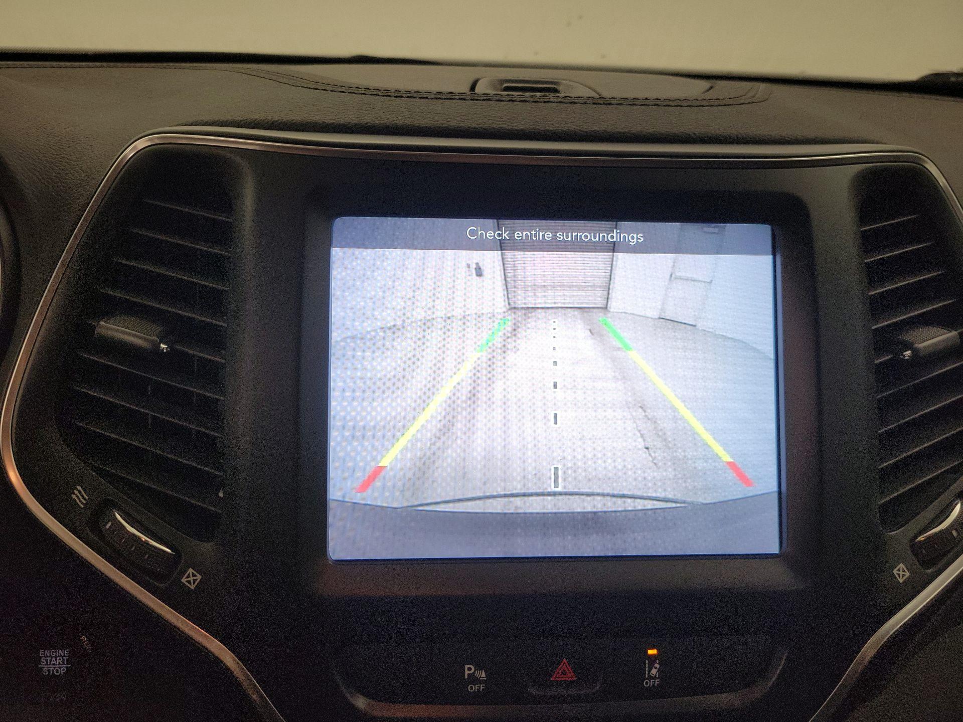 Thumbnail: 2021 Jeep Cherokee - 14