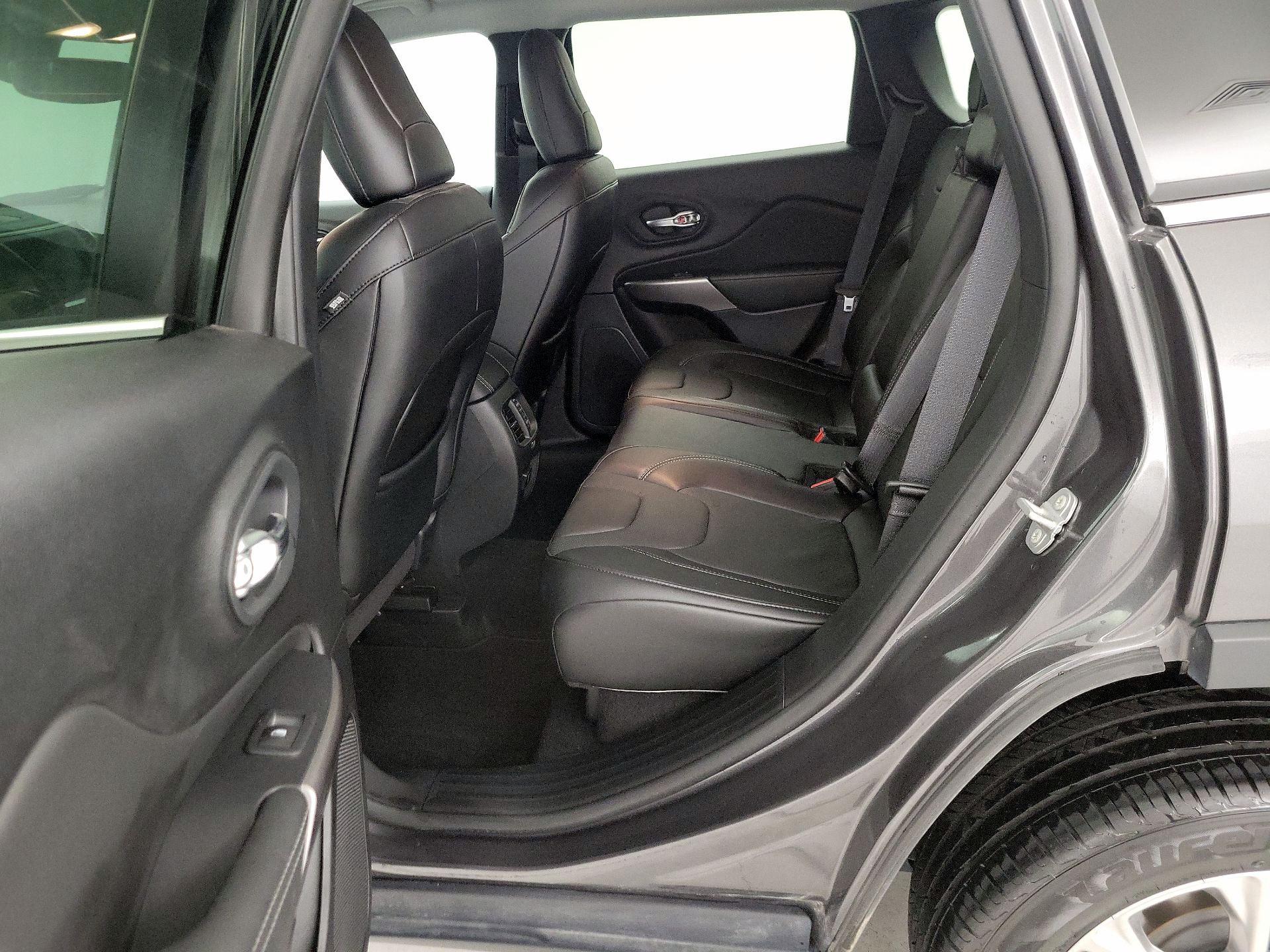 Thumbnail: 2021 Jeep Cherokee - 19