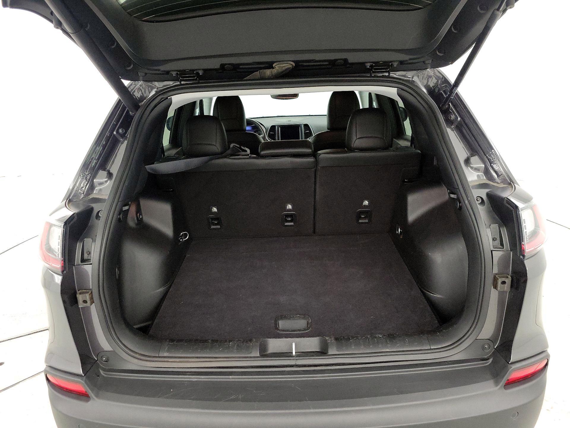 Thumbnail: 2021 Jeep Cherokee - 20