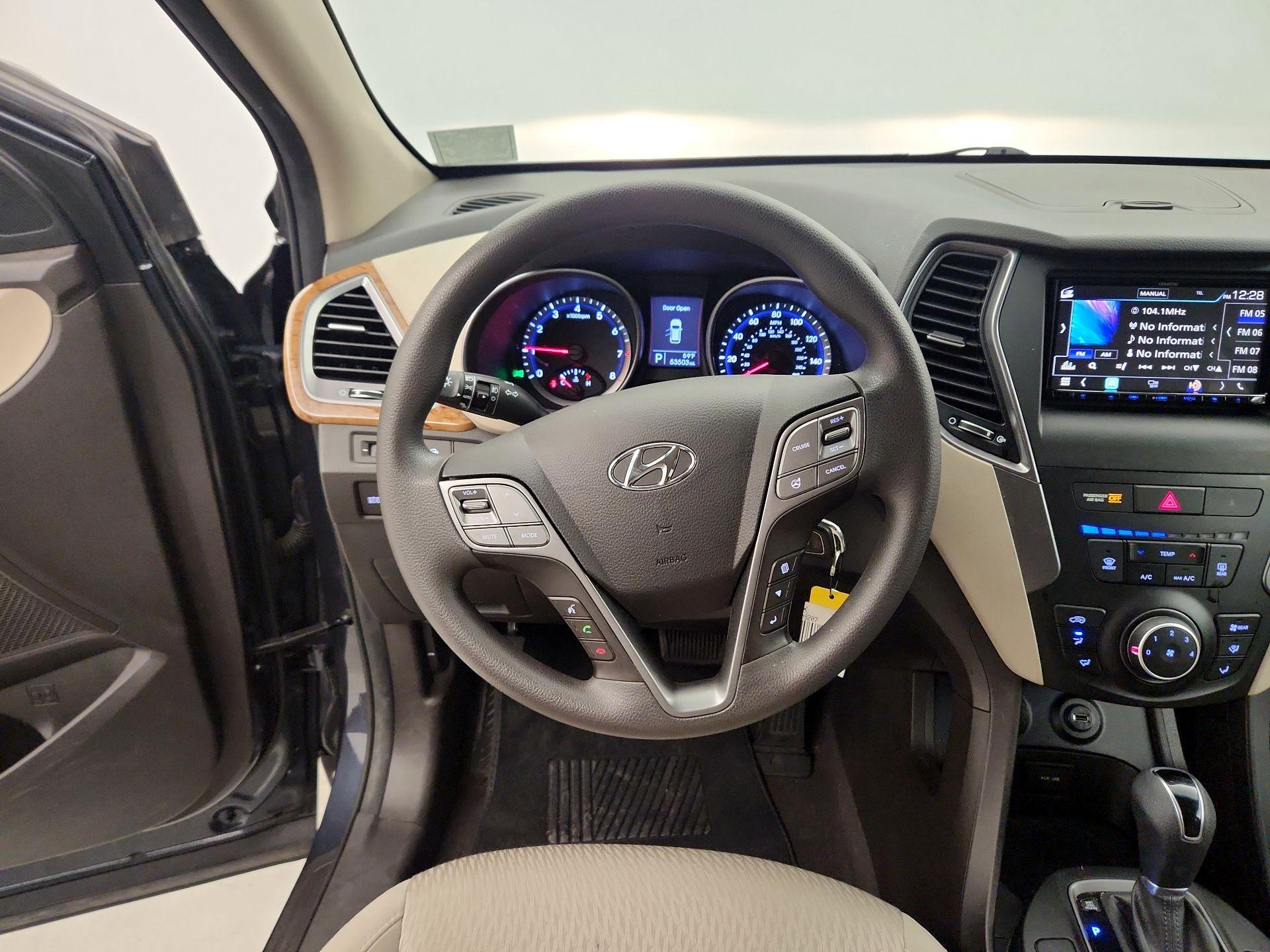 Thumbnail: 2015 Hyundai Santa Fe - 10