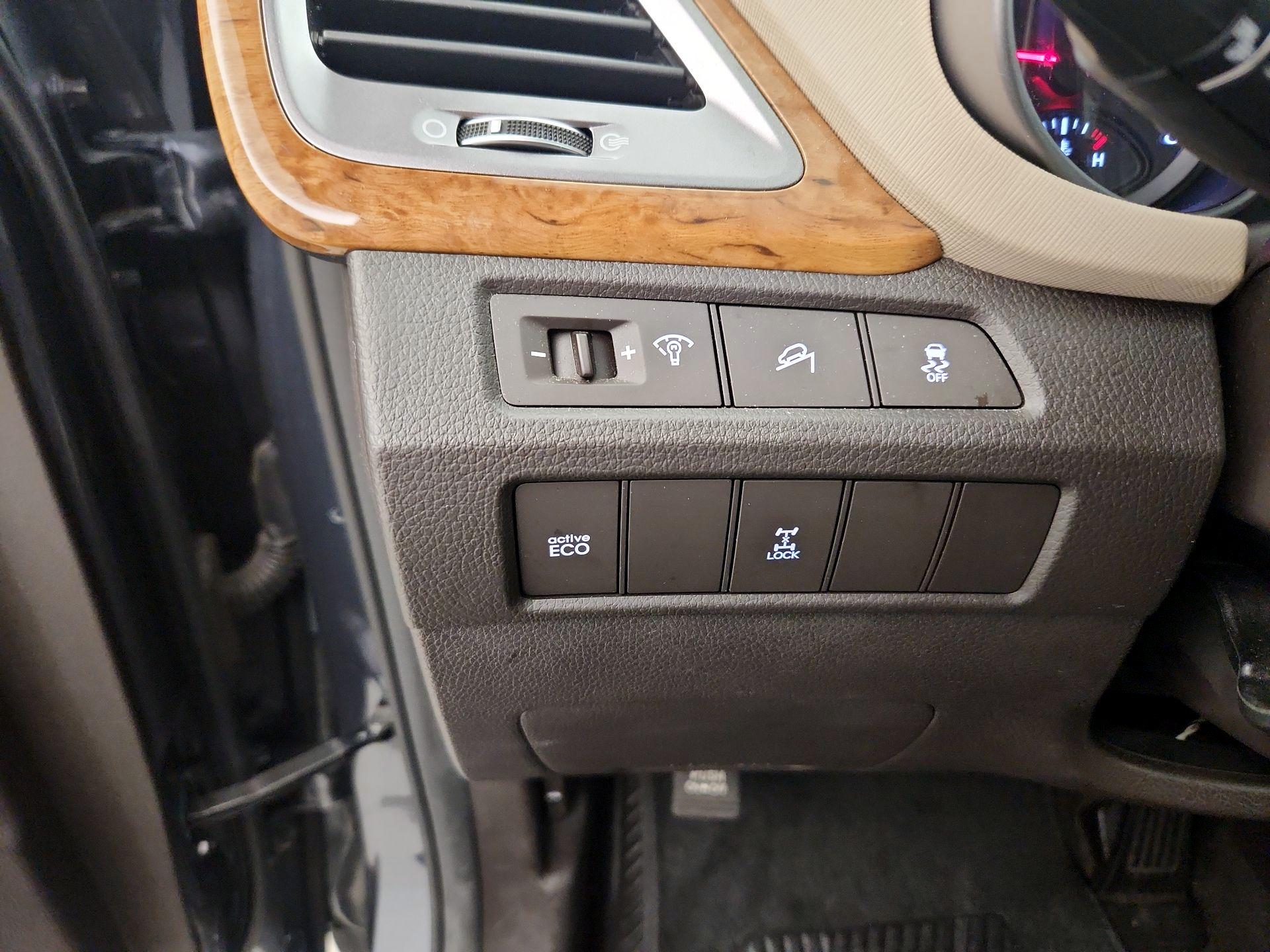 Thumbnail: 2015 Hyundai Santa Fe - 13