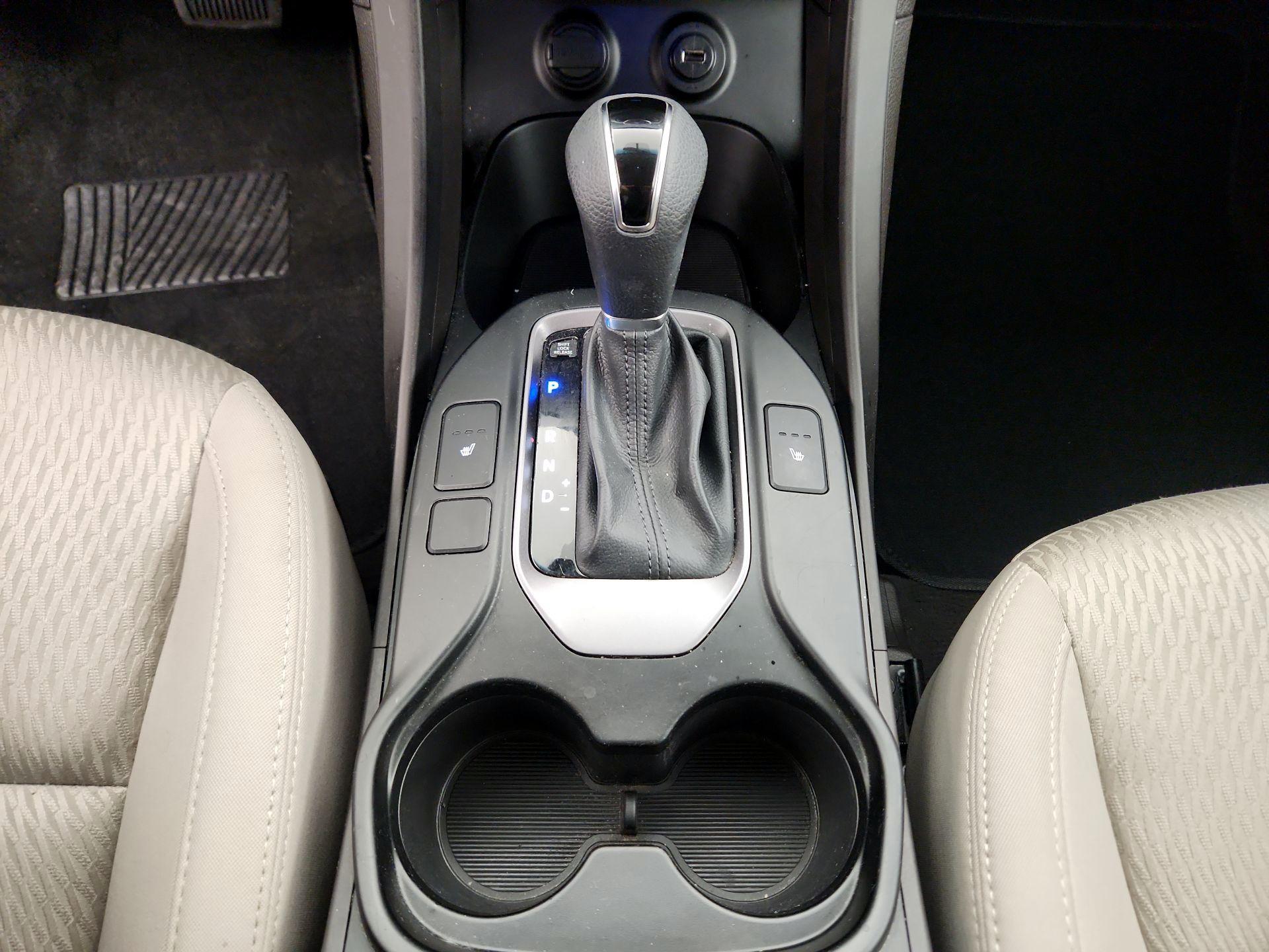 Thumbnail: 2015 Hyundai Santa Fe - 17