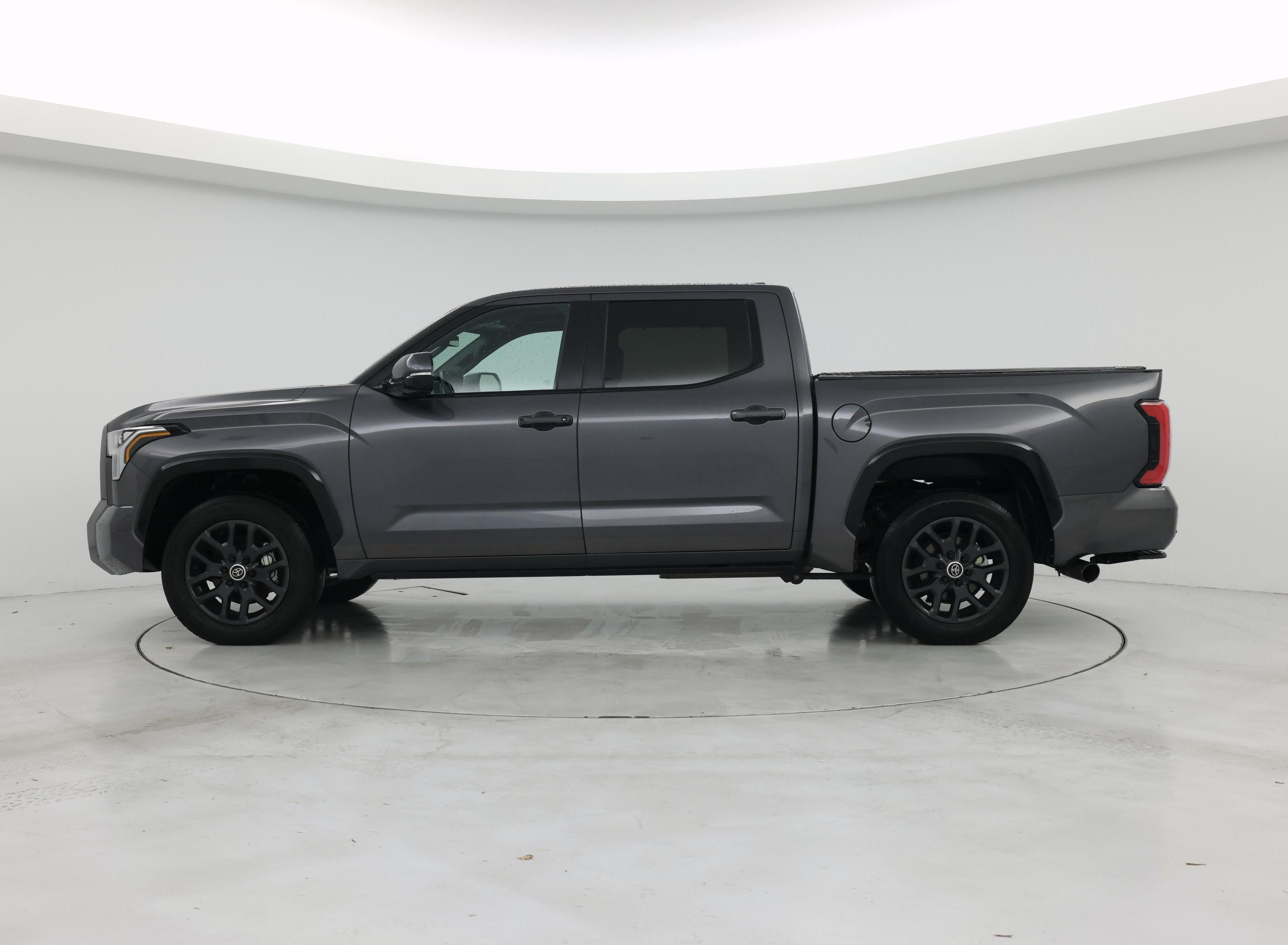 Thumbnail: 2024 Toyota Tundra - 3