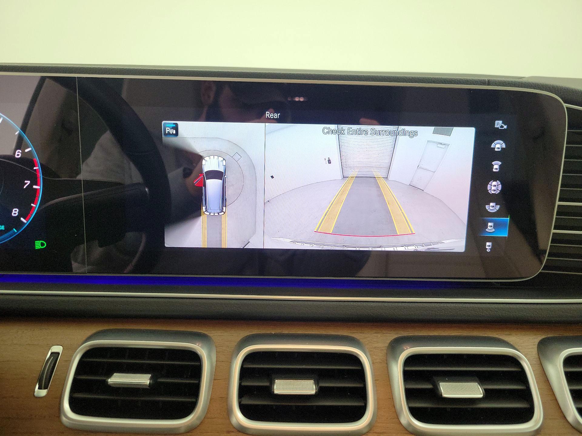 Thumbnail: 2023 Mercedes-Benz GLS - 15