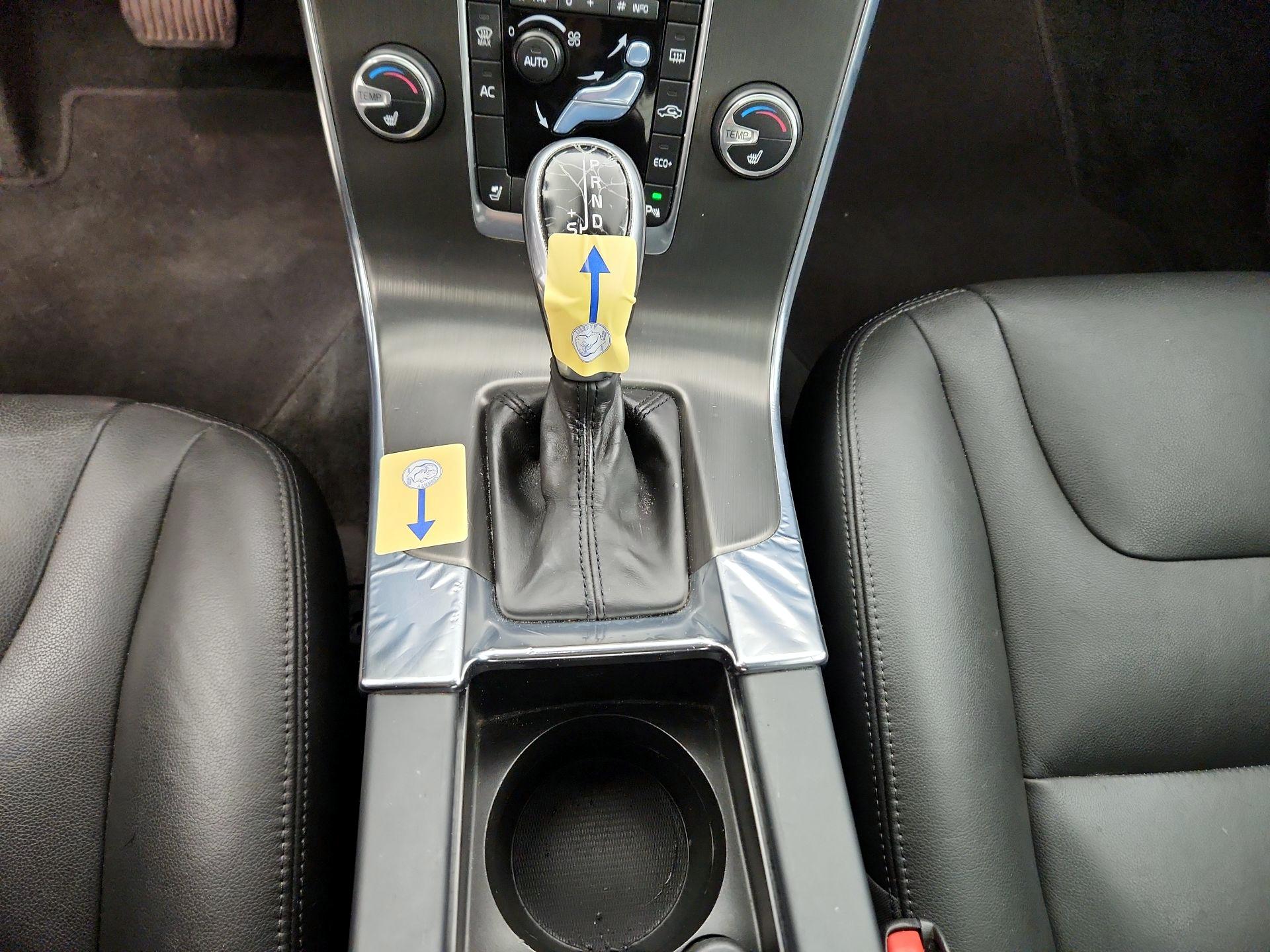 Thumbnail: 2015 Volvo S60 - 16