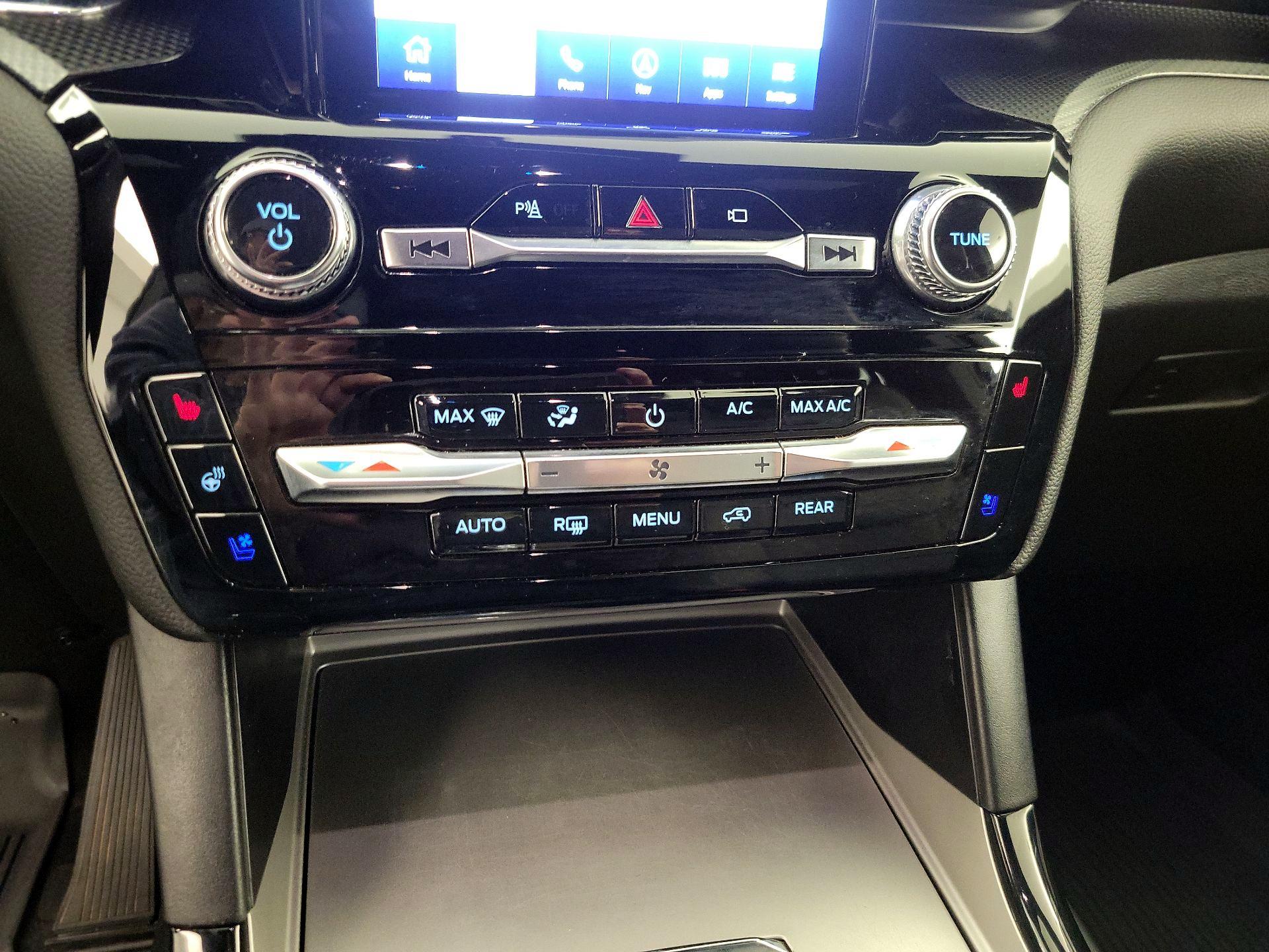 Thumbnail: 2023 Ford Explorer - 16