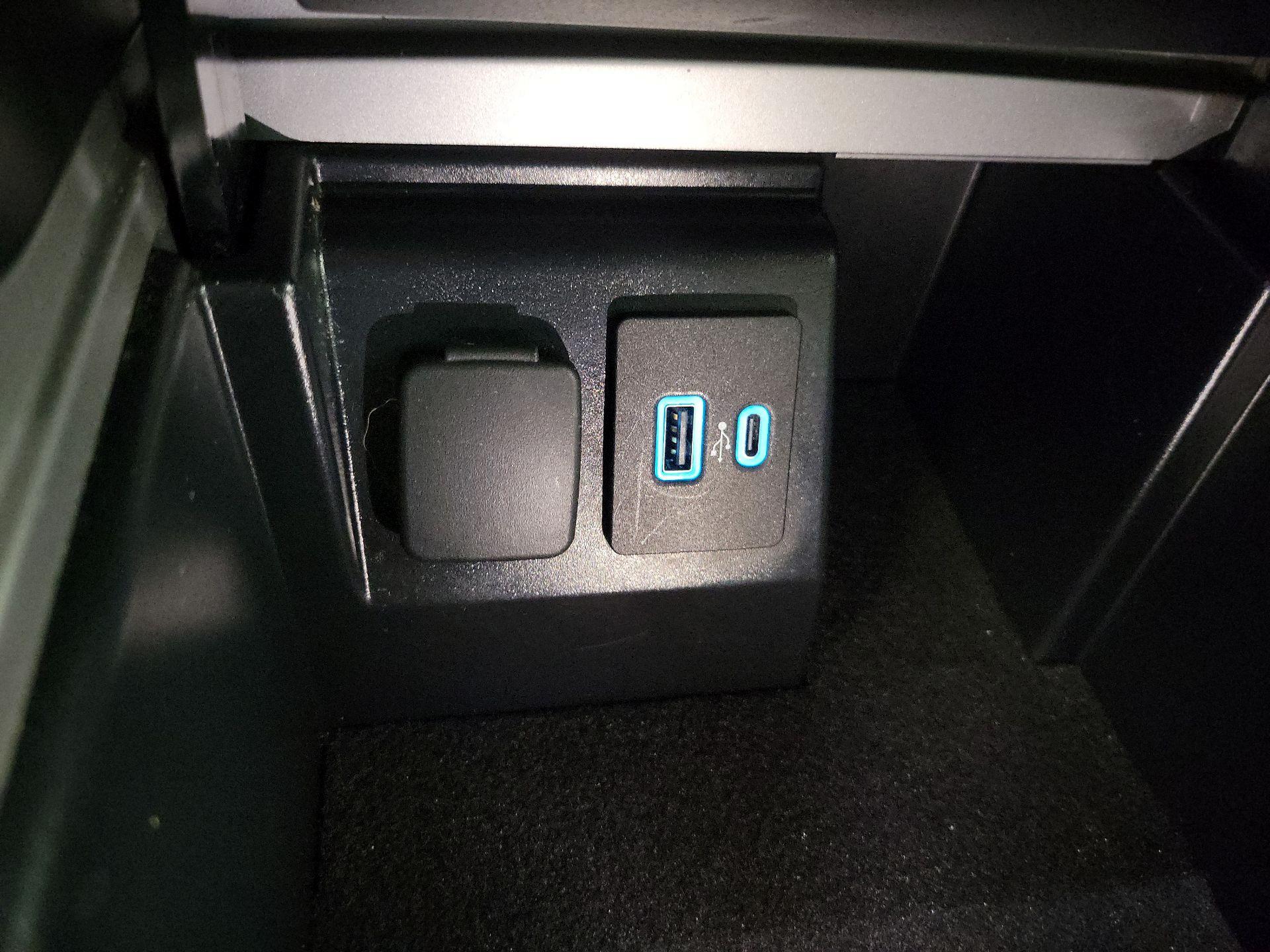 Thumbnail: 2023 Ford Explorer - 18