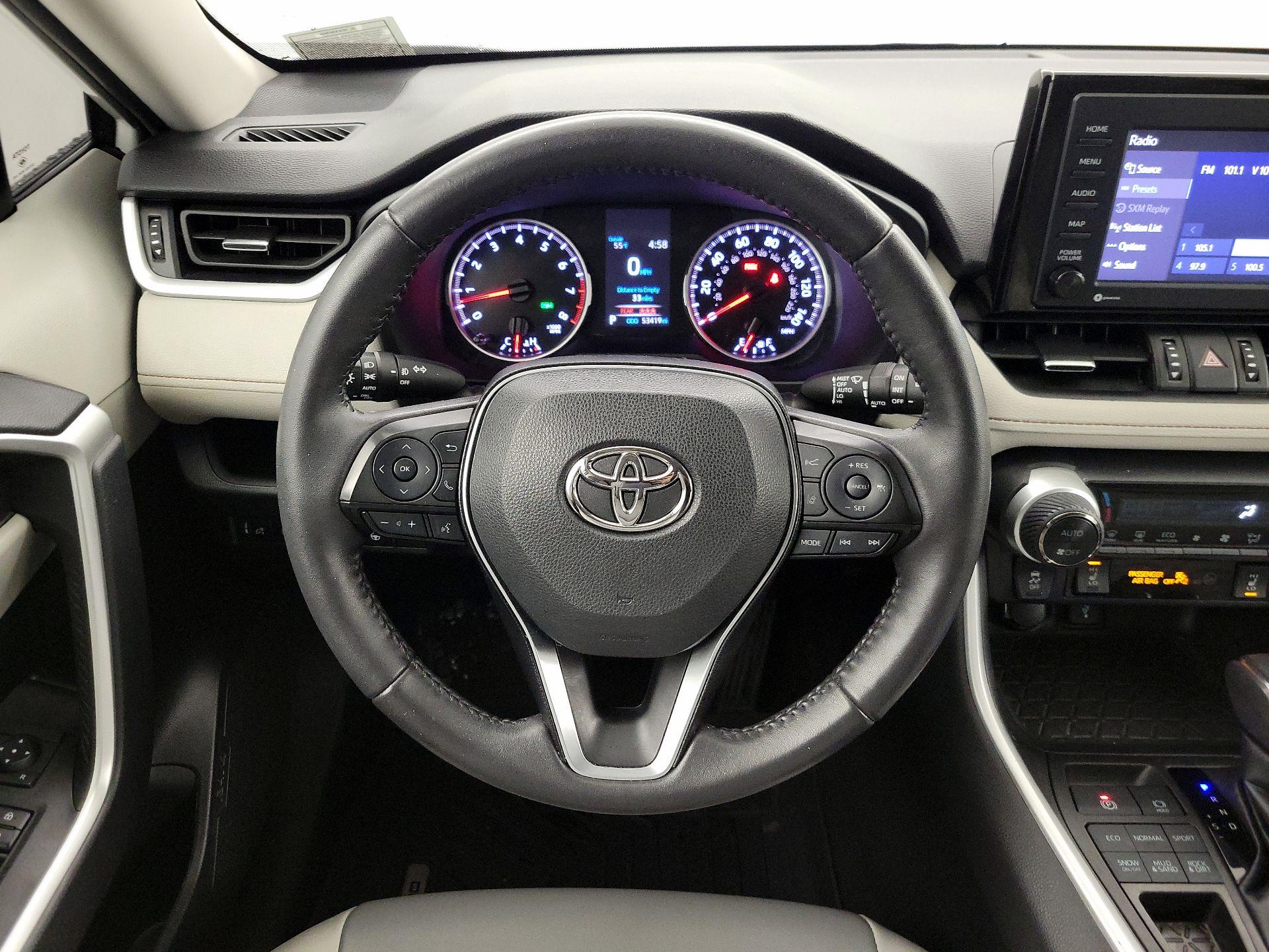 Thumbnail: 2022 Toyota RAV4 - 10