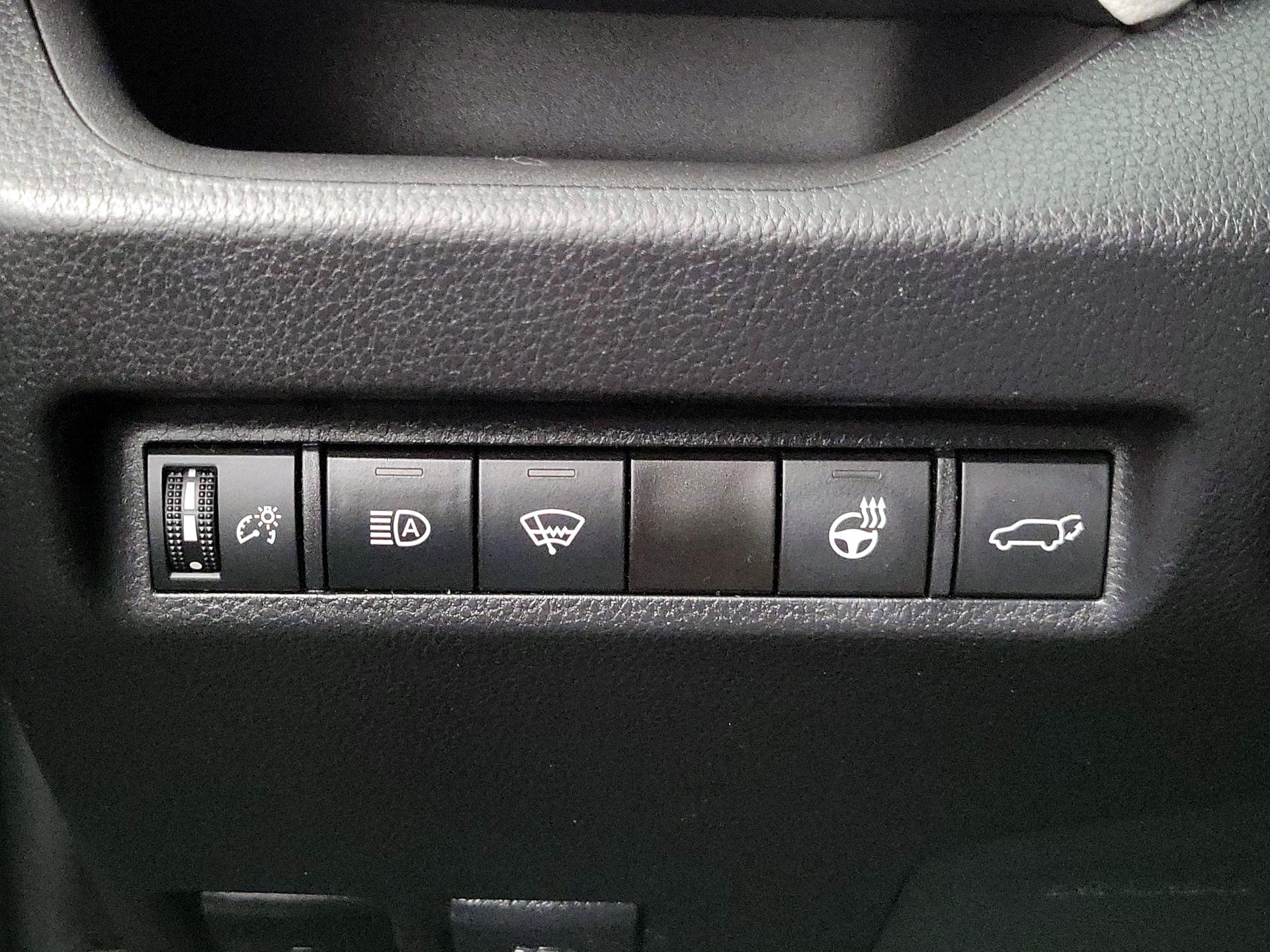 Thumbnail: 2022 Toyota RAV4 - 13