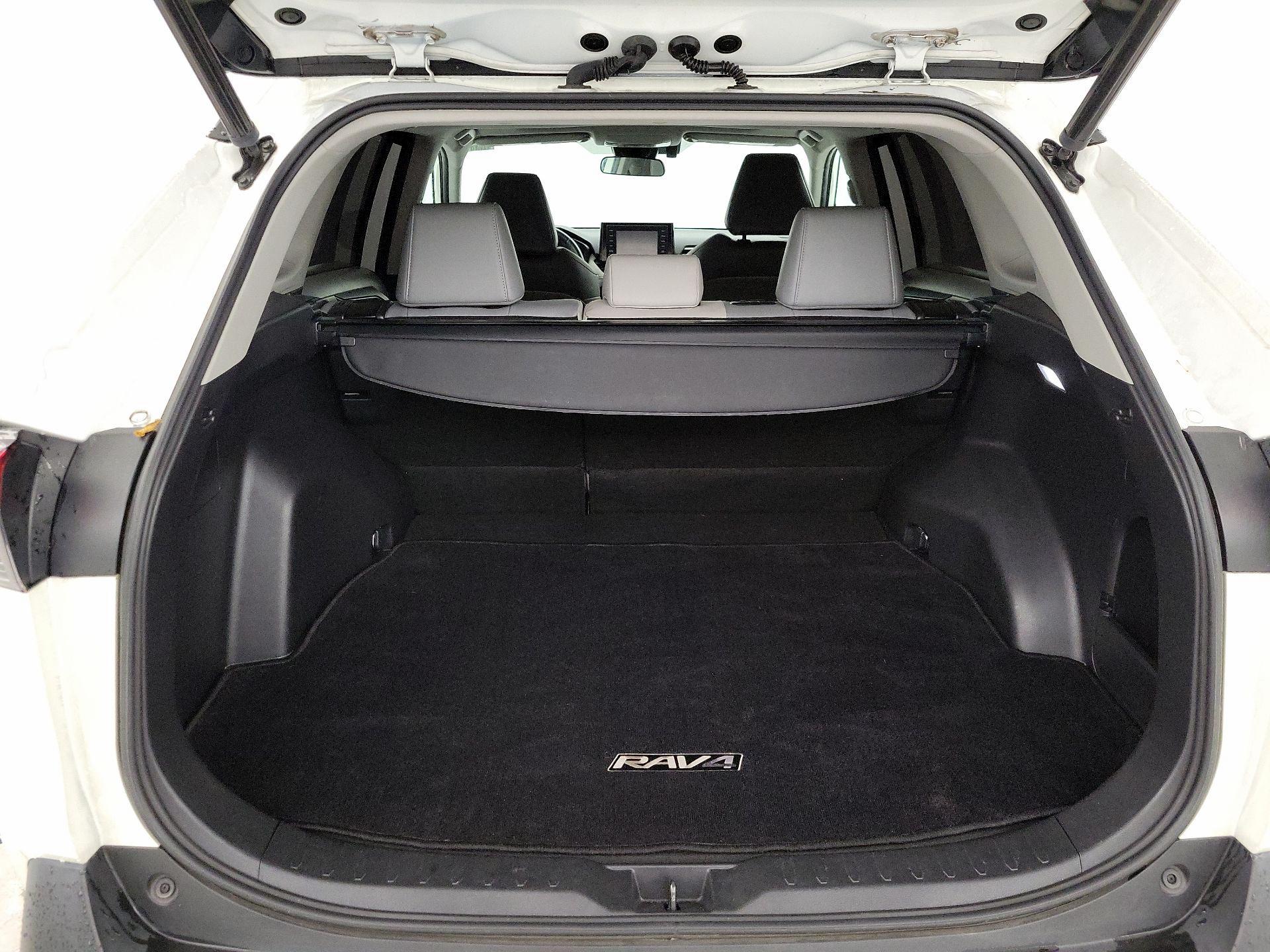 Thumbnail: 2022 Toyota RAV4 - 20