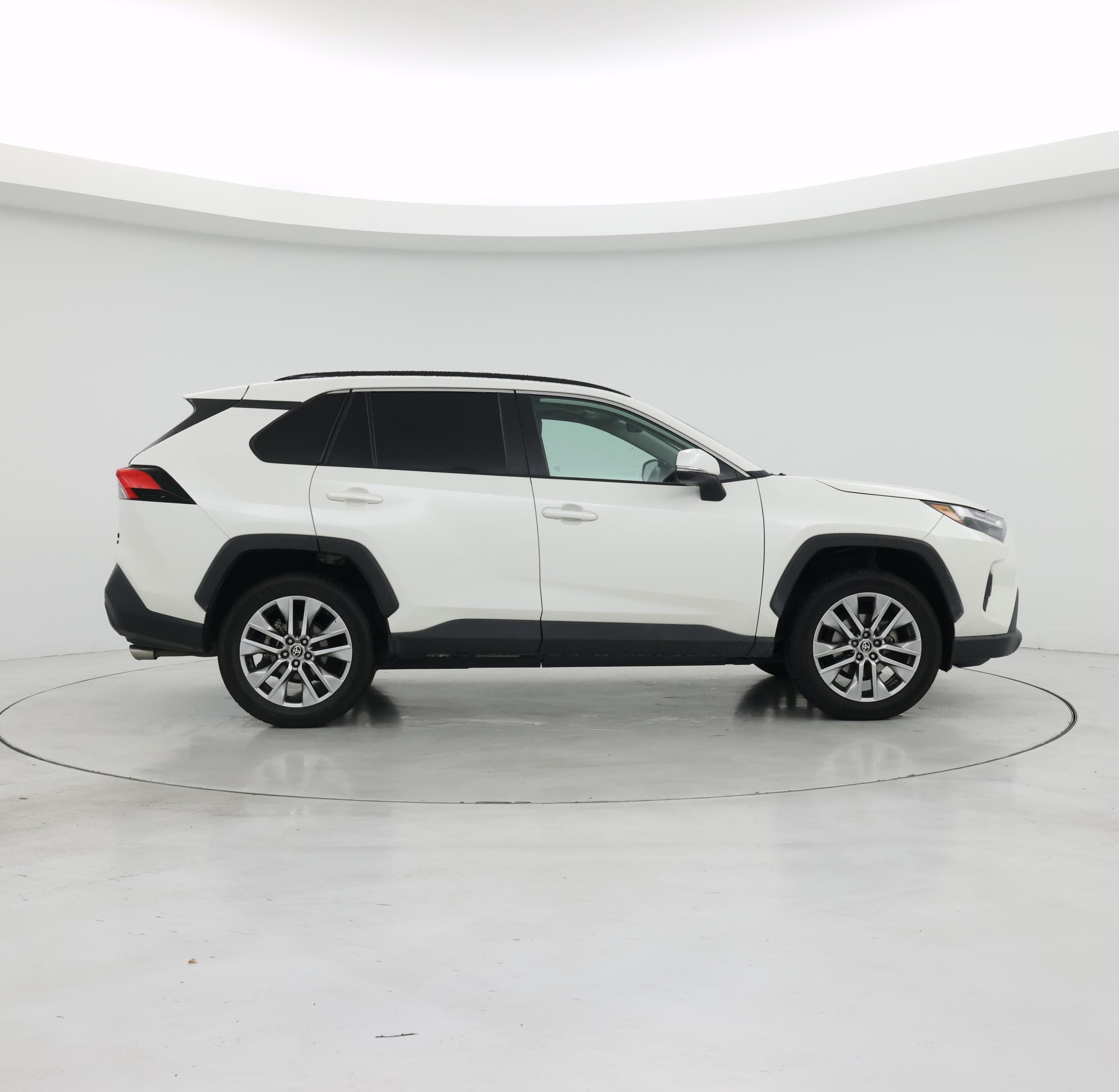 Thumbnail: 2022 Toyota RAV4 - 7