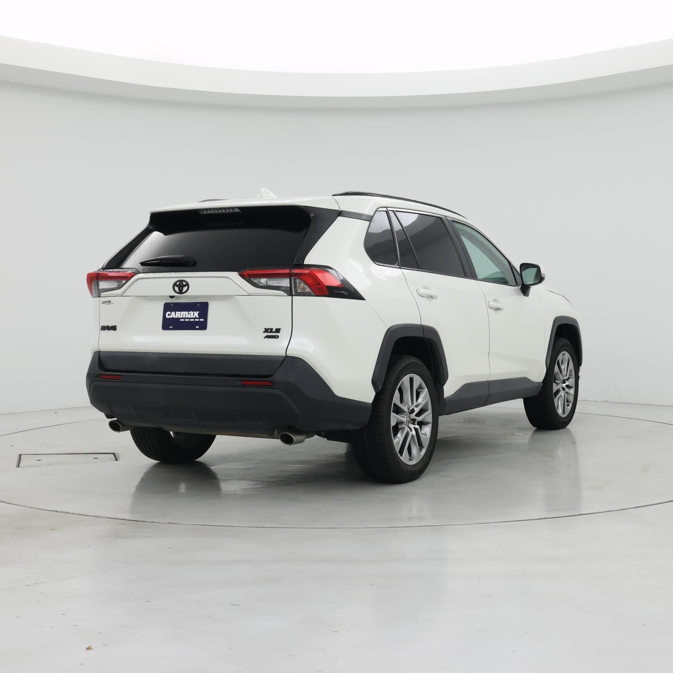 Thumbnail: 2022 Toyota RAV4 - 8