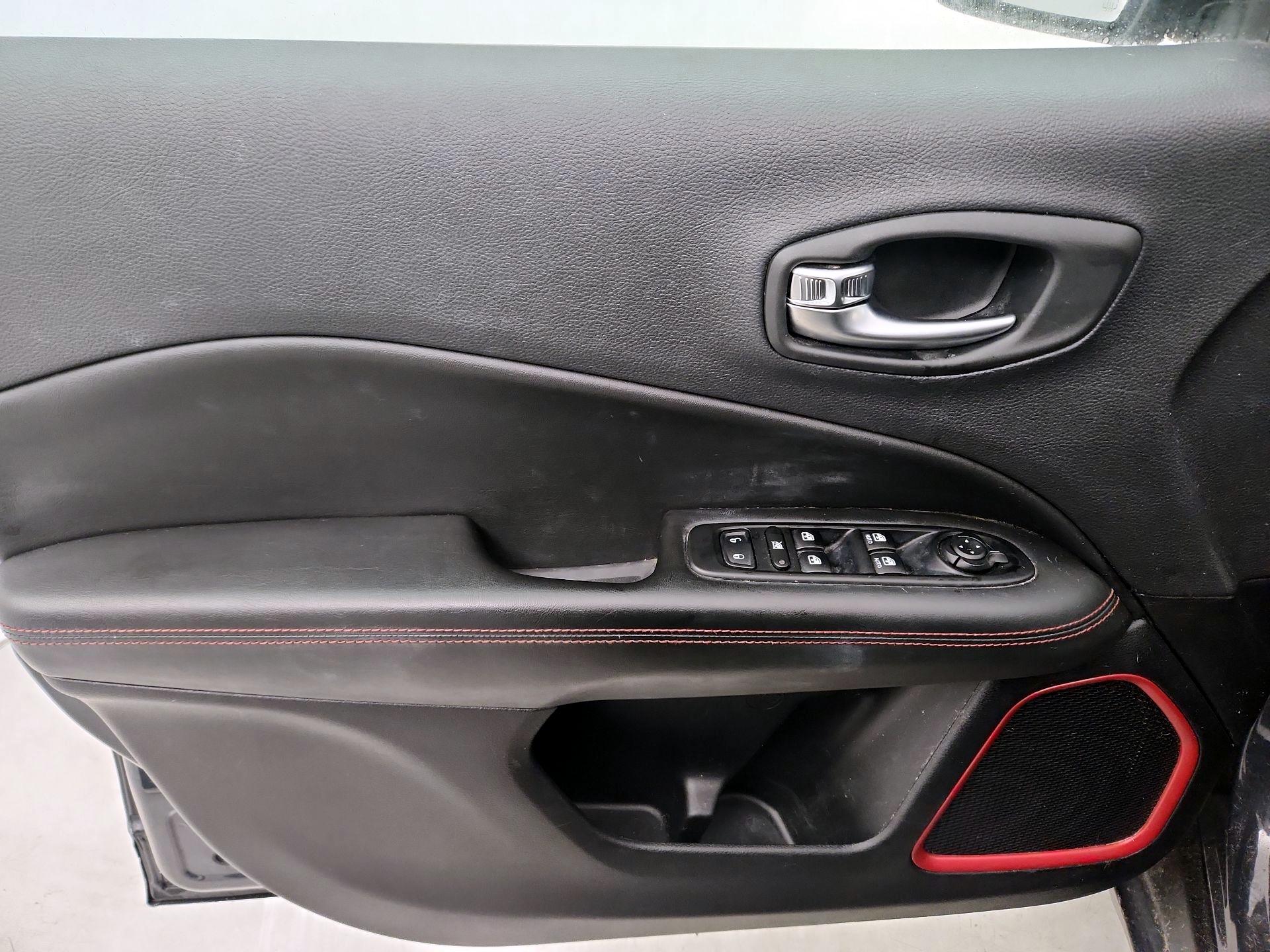 Thumbnail: 2018 Jeep Compass - 12