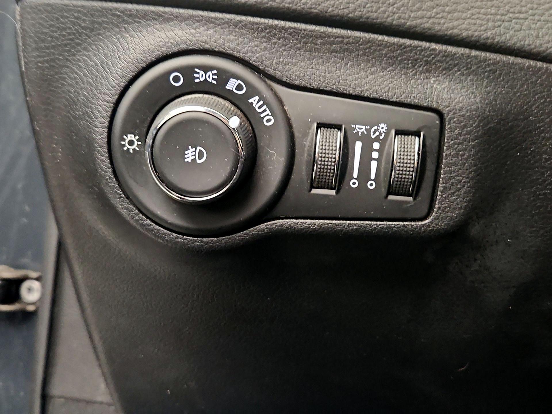 Thumbnail: 2018 Jeep Compass - 13