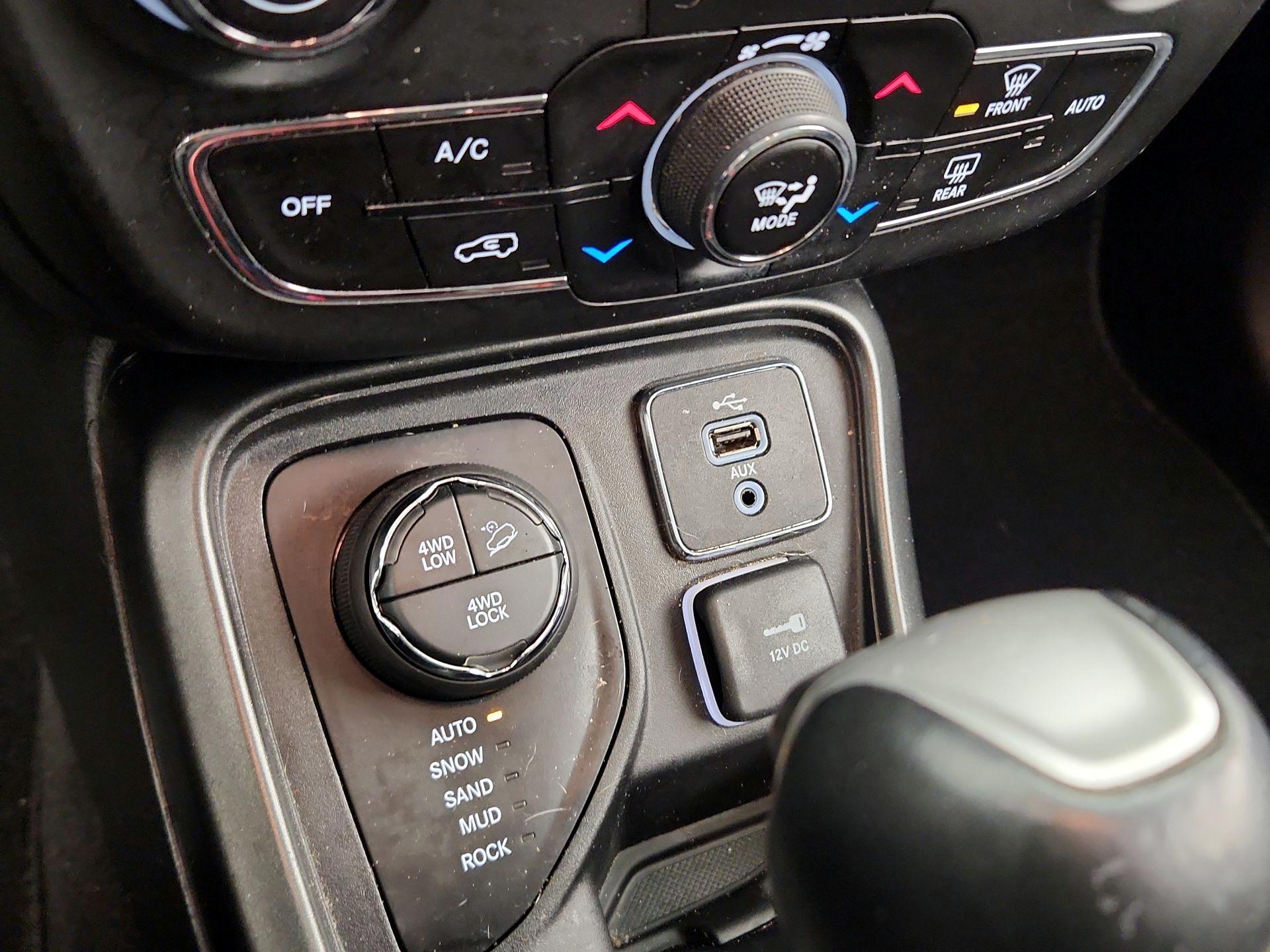 Thumbnail: 2018 Jeep Compass - 19