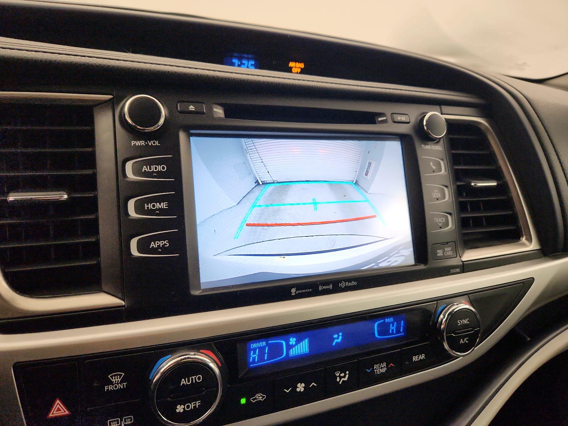 Thumbnail: 2019 Toyota Highlander - 15