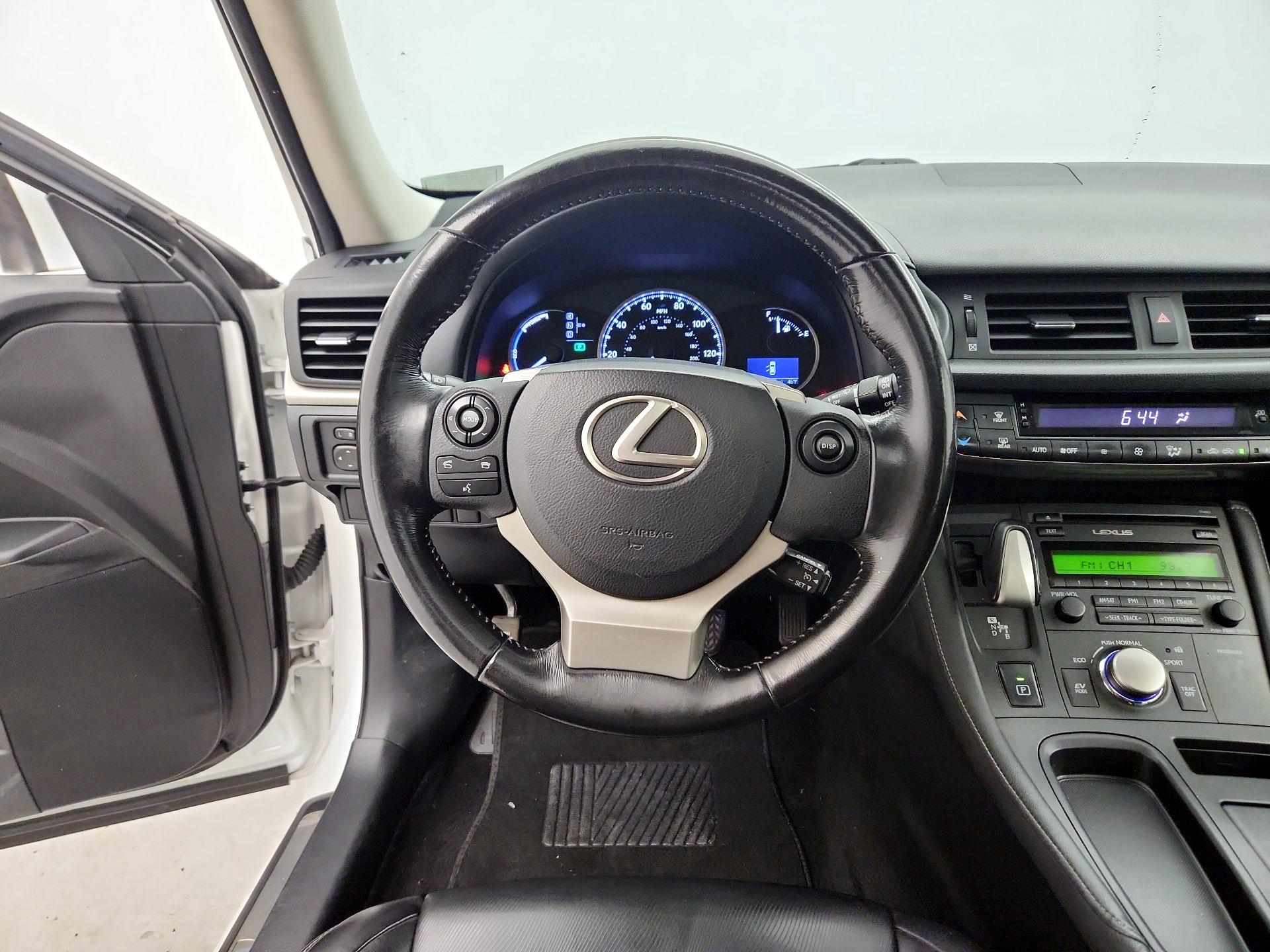 Thumbnail: 2015 Lexus CT - 10