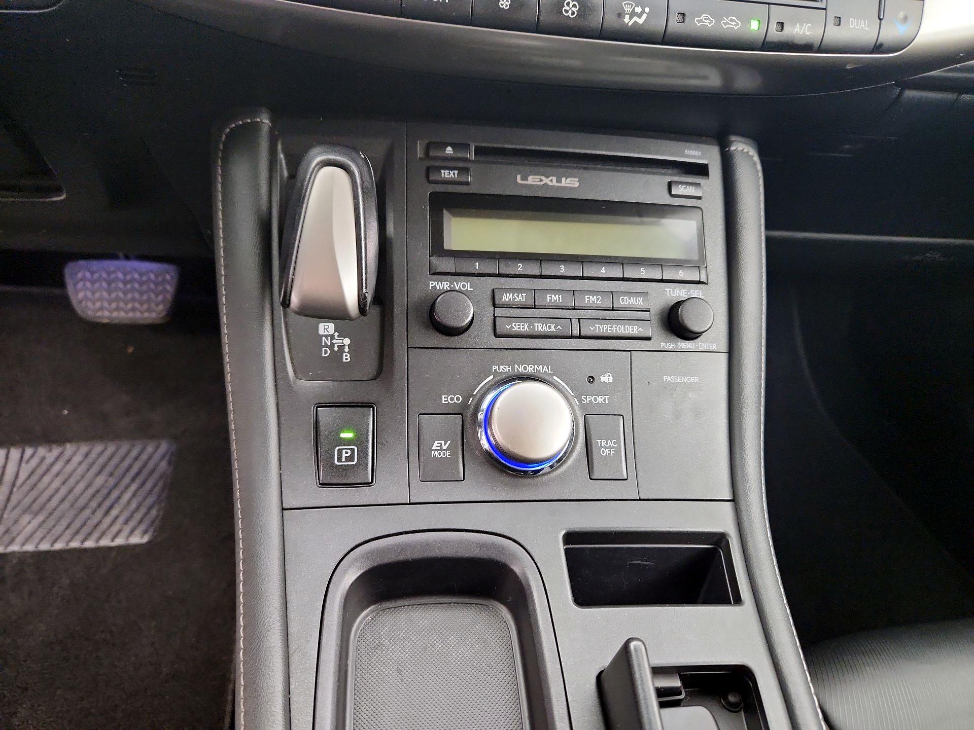 Thumbnail: 2015 Lexus CT - 16